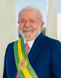 Lula é reeleito aos 80 anos