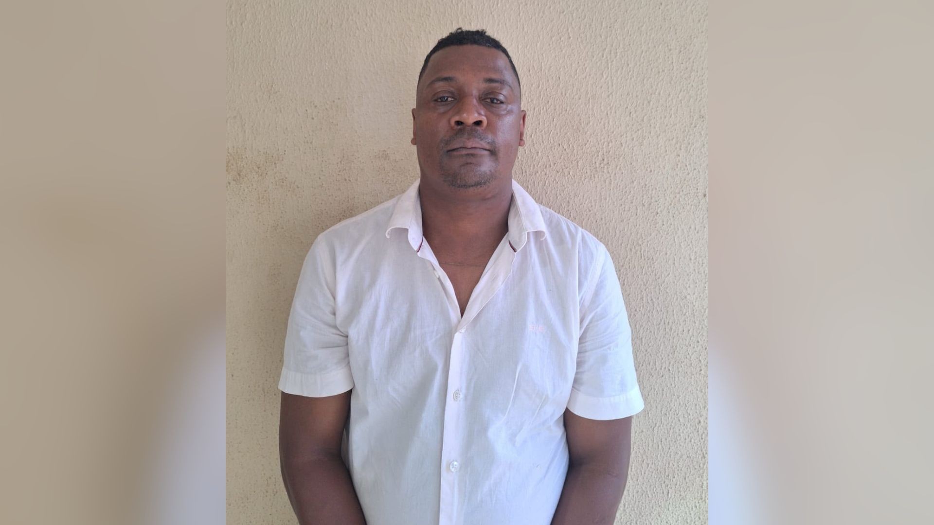 Ex-jogador de futebol é suspeito de prometer empregos a pedreiros na Alemanha e dar golpes
