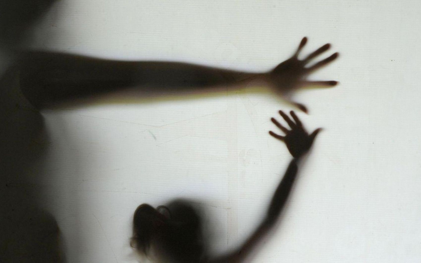 Casal condenado a quase 400 anos de prisão por estupro de vulnerável fez pelo menos dez vítimas, diz MP