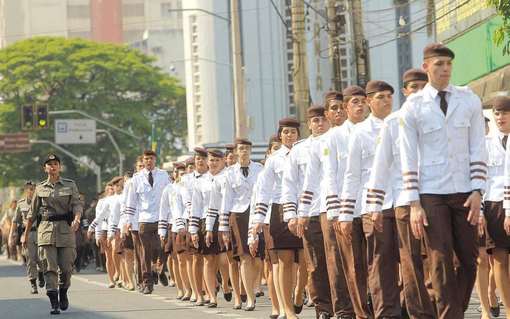 Colégios militares abrem inscrições para sorteio de mais de 9 mil vagas; saiba como se inscrever