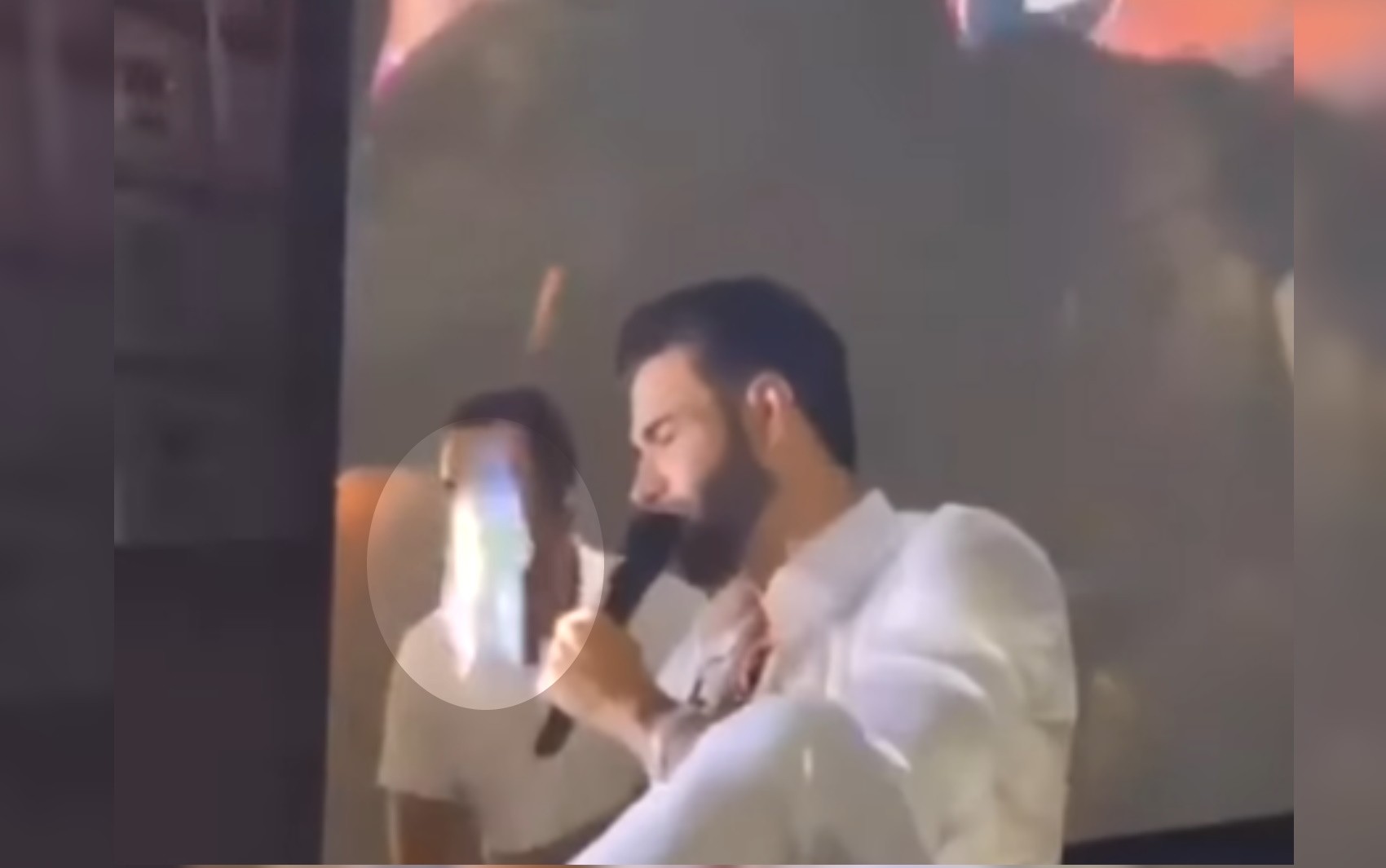 Gusttavo Lima é condenado por danos morais após mandar equipe expulsar mulher de show; vídeo