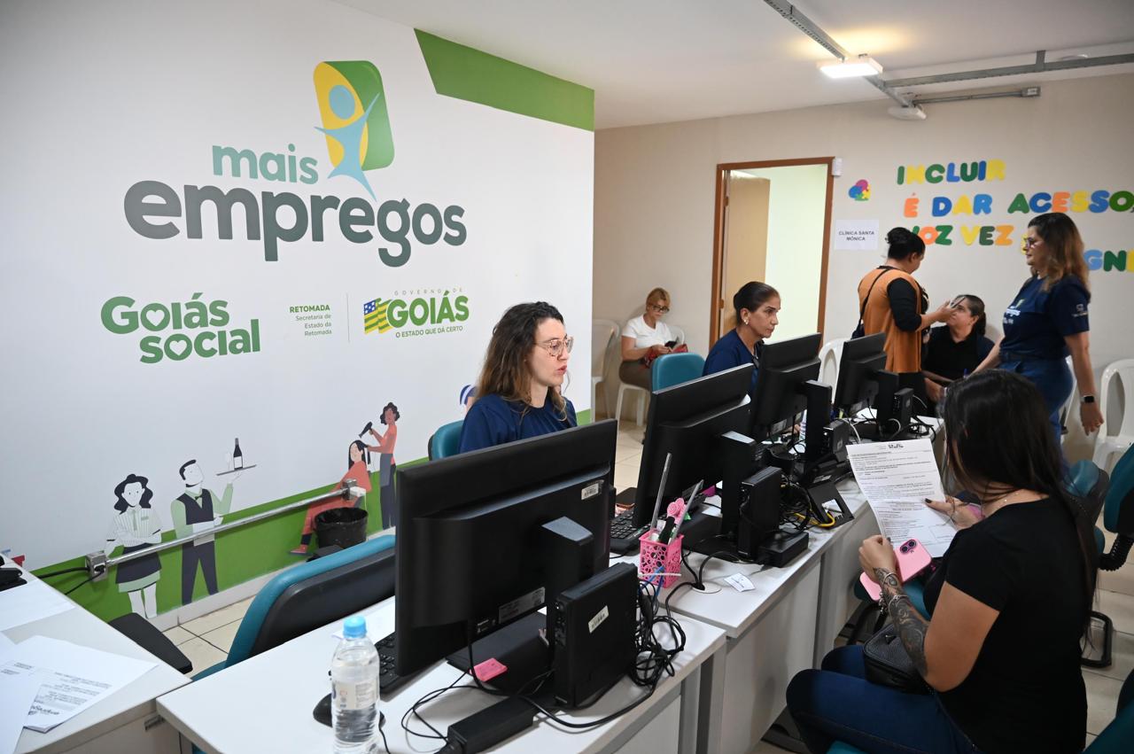 Governo de Goiás realiza feirão com 2,5 mil vagas de empregos, em Goiânia
