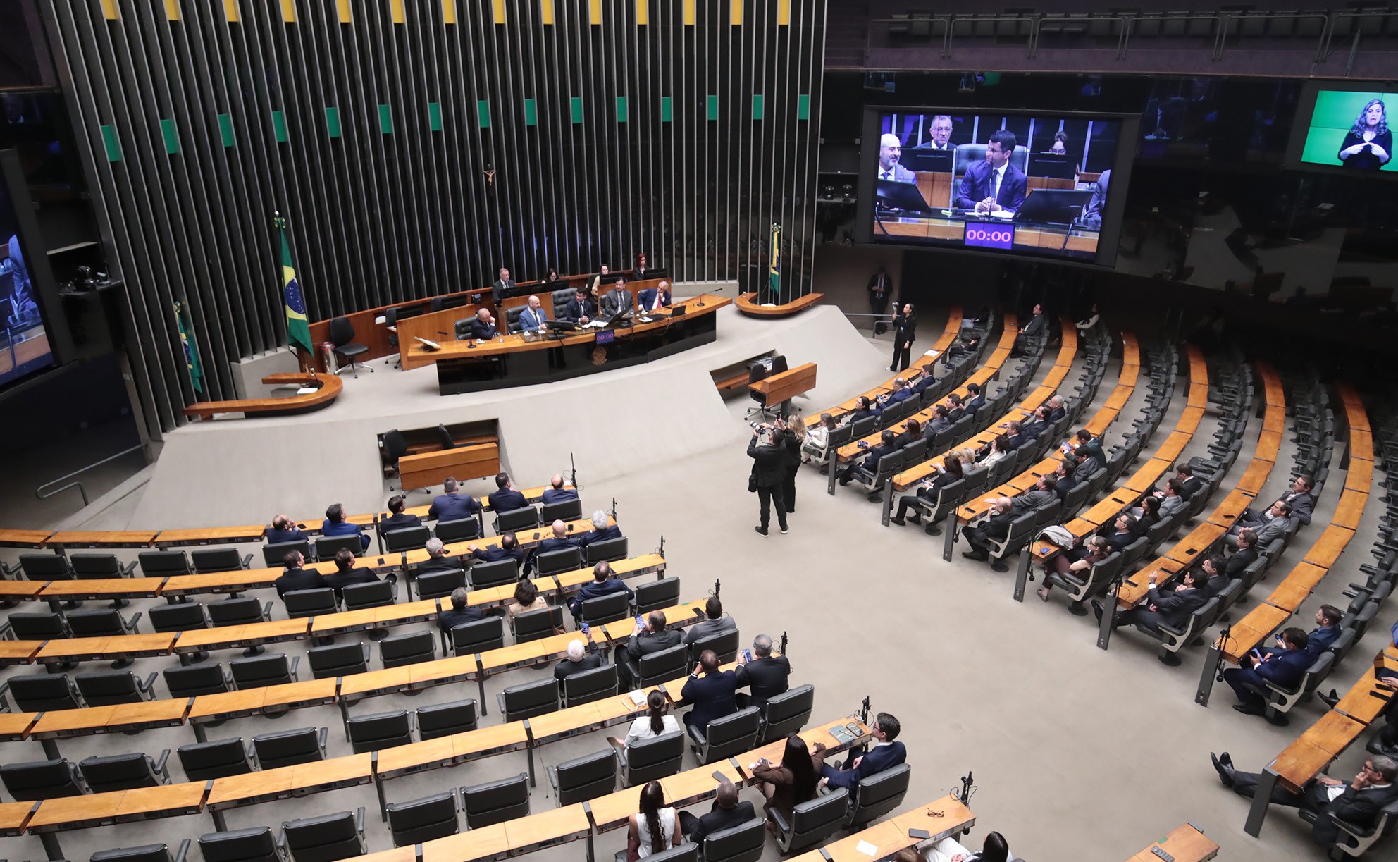 Concurso da Câmara dos Deputados: veja formações exigidas para disputar salários acima de R$ 32 mil