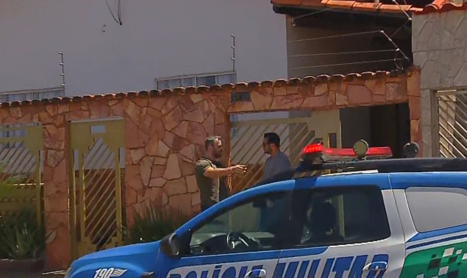 Marido e mulher são encontrados mortos dentro de casa em Anápolis