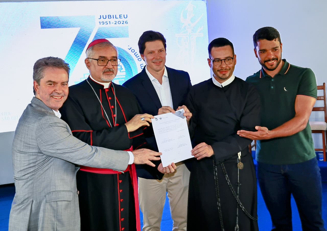 Daniel Vilela assina convênio de R$ 43,3 milhões no Jubileu de 75 anos da Vila São Cotolengo