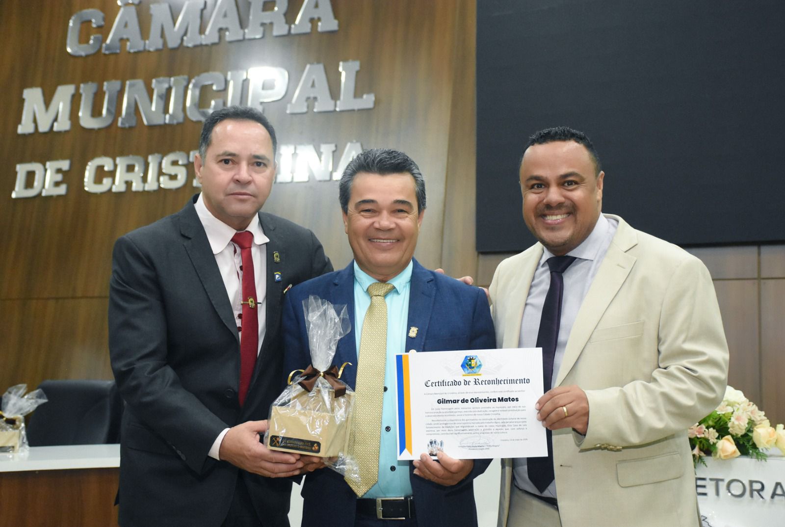 A Câmara Municipal de Cristalina realizou, na quarta-feira, 13 de maio, uma emocionante Sessão Solene em homenagem ao Dia dos Garimpeiros