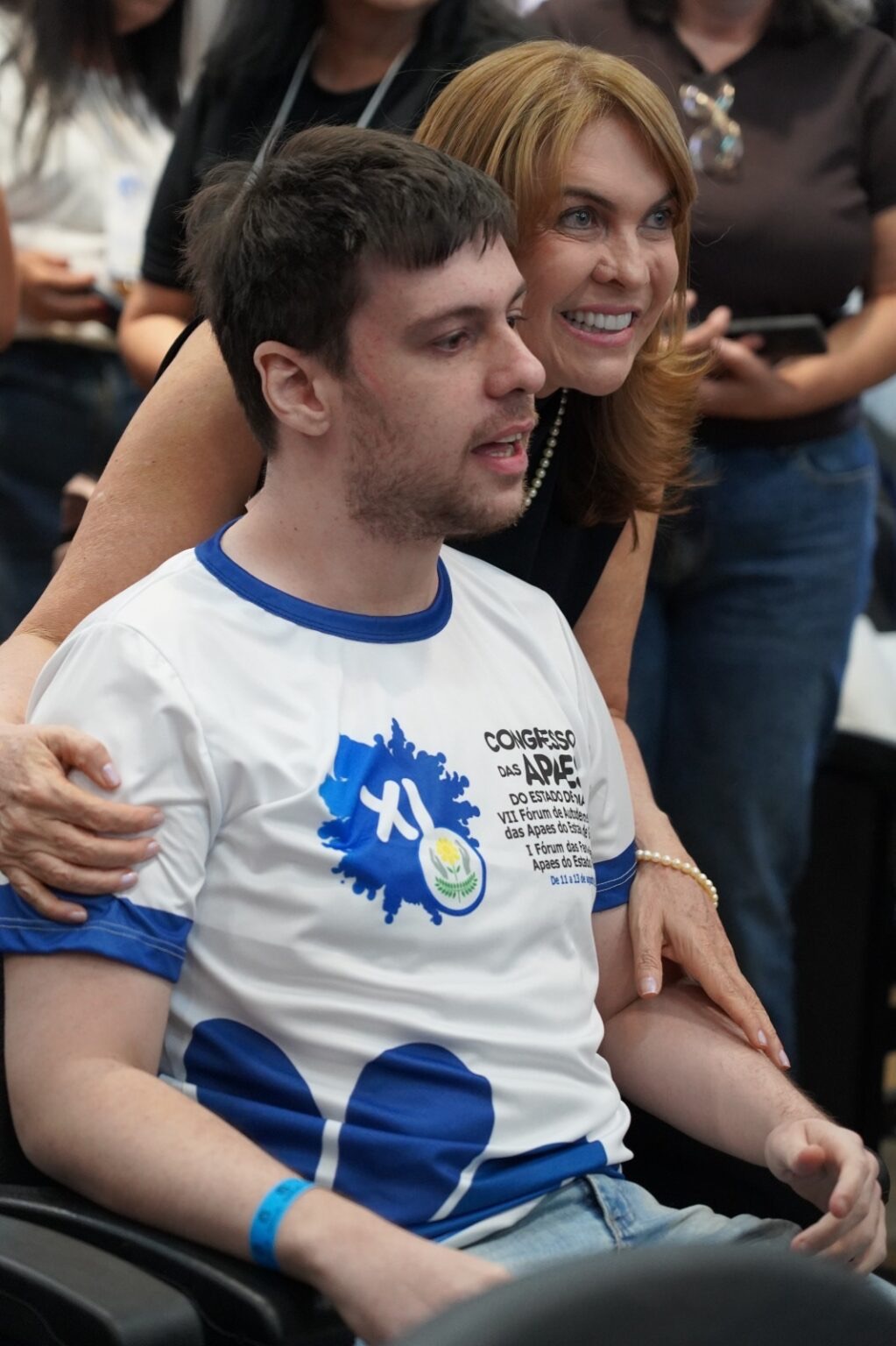 Fátima Gavioli defende educação especializada como ponte para autonomia e projeto de vida