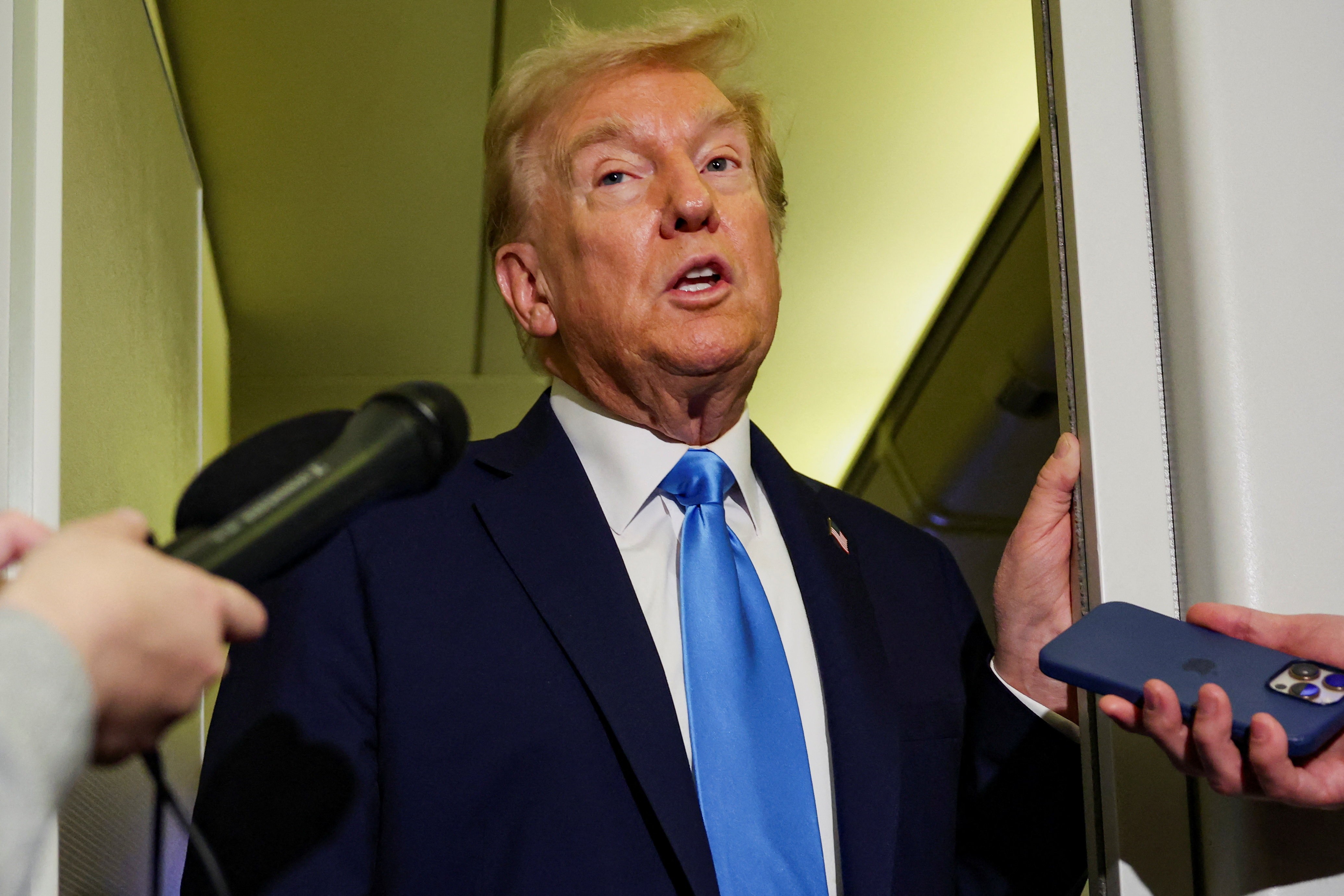 Trump ordena revisão de 'Green Cards' concedidos a estrangeiros de 19 países; veja a lista