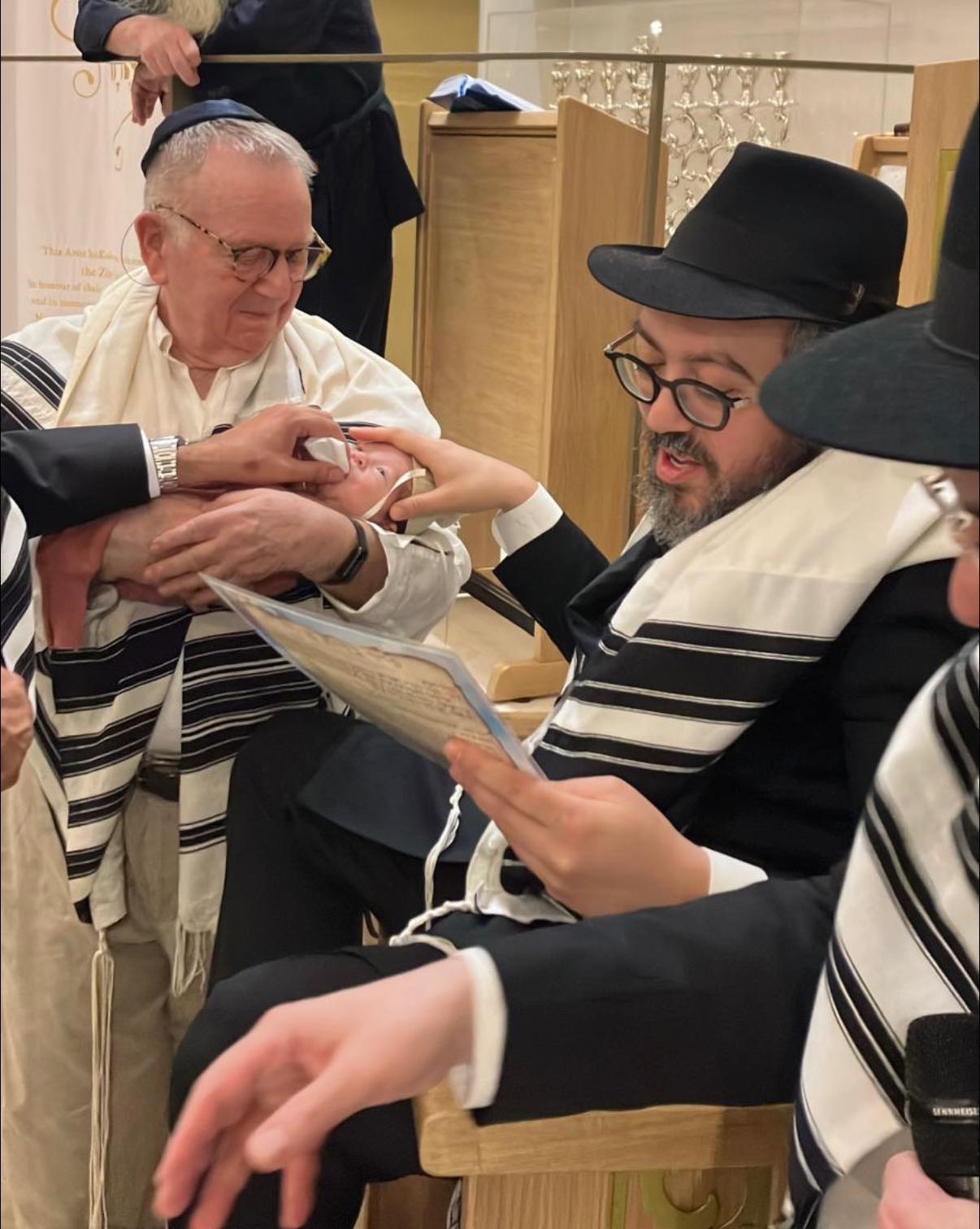 Criança de 10 anos, dois rabinos, um sobrevivente do Holocausto: quem são as vítimas de ataque a tiros na Austrália