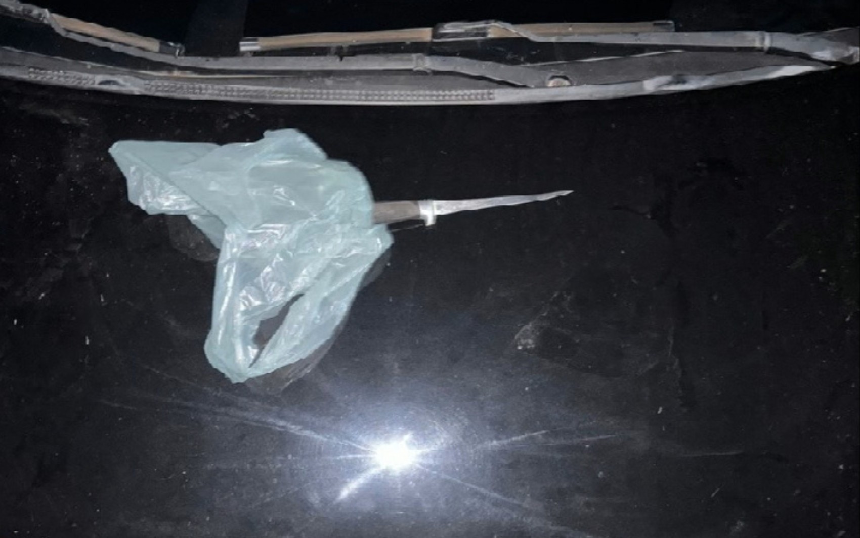 Mulher é morta a facadas pelo companheiro após discussão dentro de carro, em Goiânia