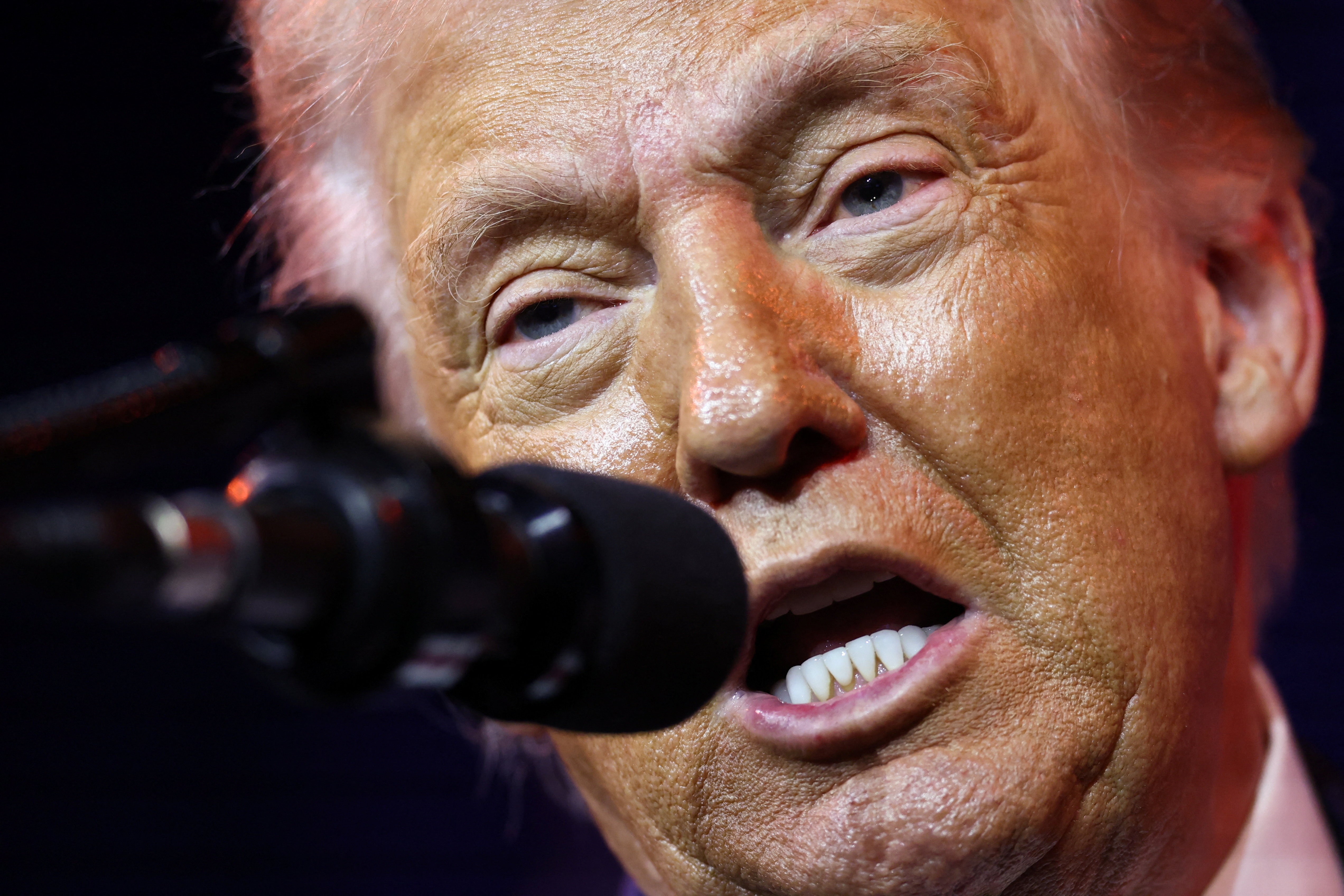 Trump diz que EUA vão negociar petróleo da Venezuela: 'China pode comprar quanto quiser'