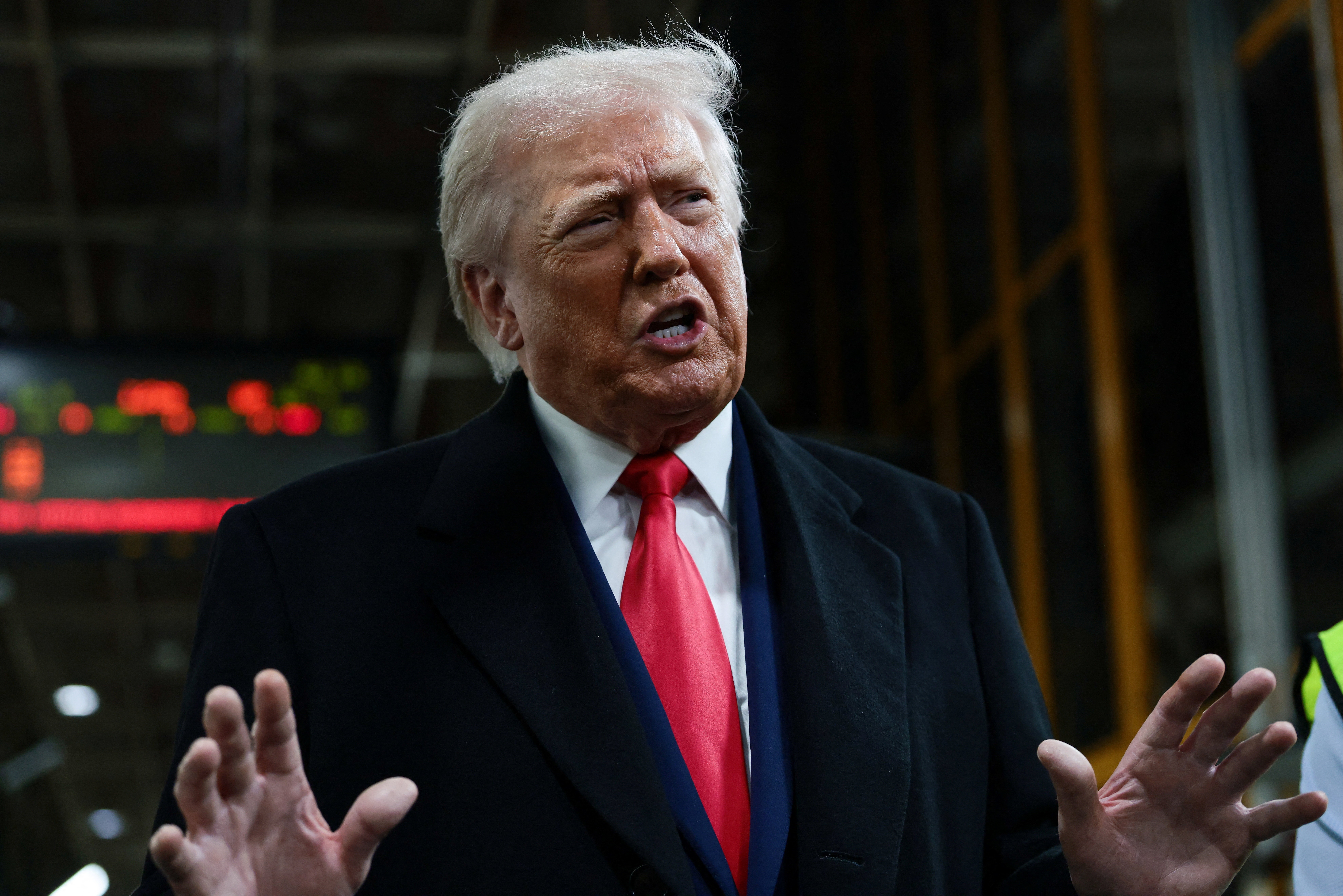 Trump ameaça tomar ‘medidas duras’ contra o Irã em caso de enforcamento de manifestantes