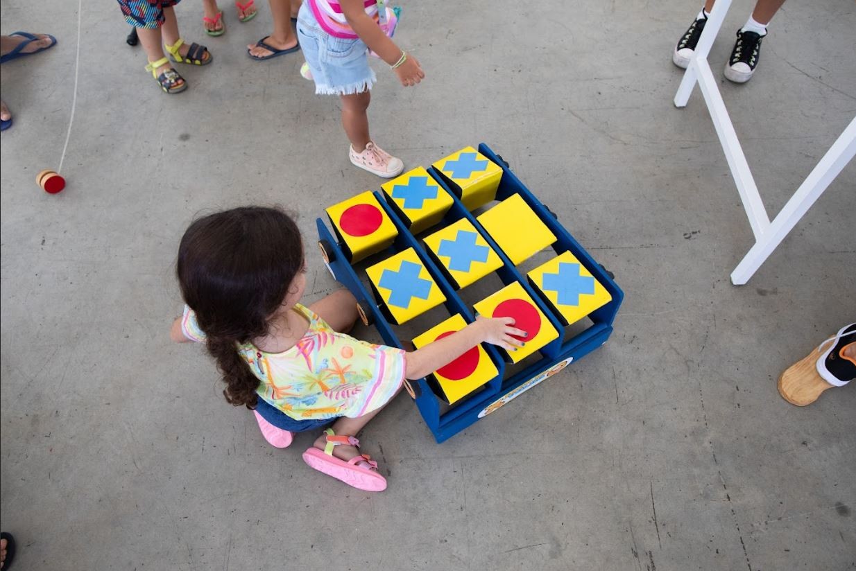 Jogos de tabuleiro simples ajudam crianças a avançar em matemática, aponta revisão científica