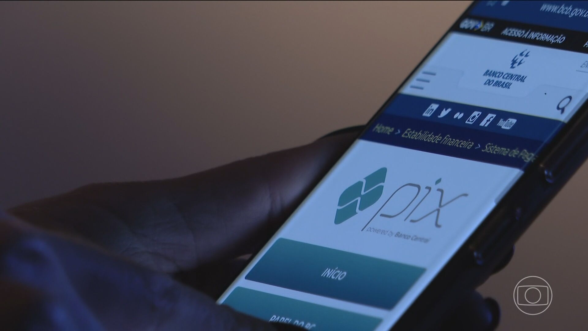 É #FAKE que norma da Receita Federal prevê monitoramento de todo PIX acima de R$ 5 mil