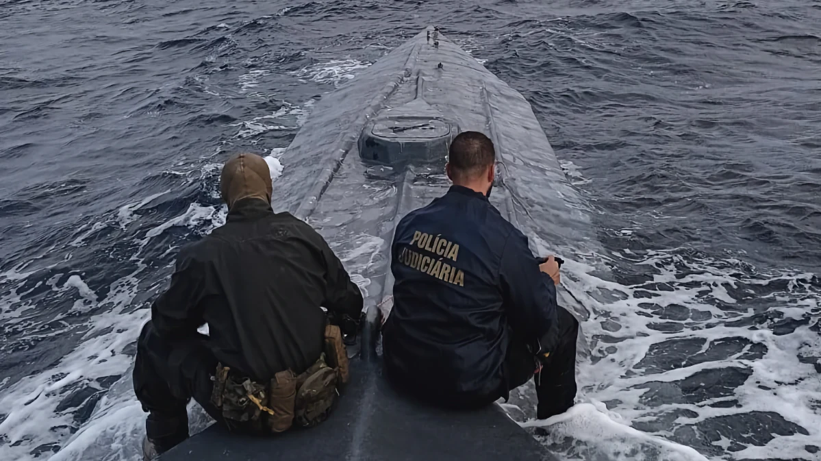 PJ interceta submarino do narcotráfico com toneladas de cocaína a 230 milhas dos Açores