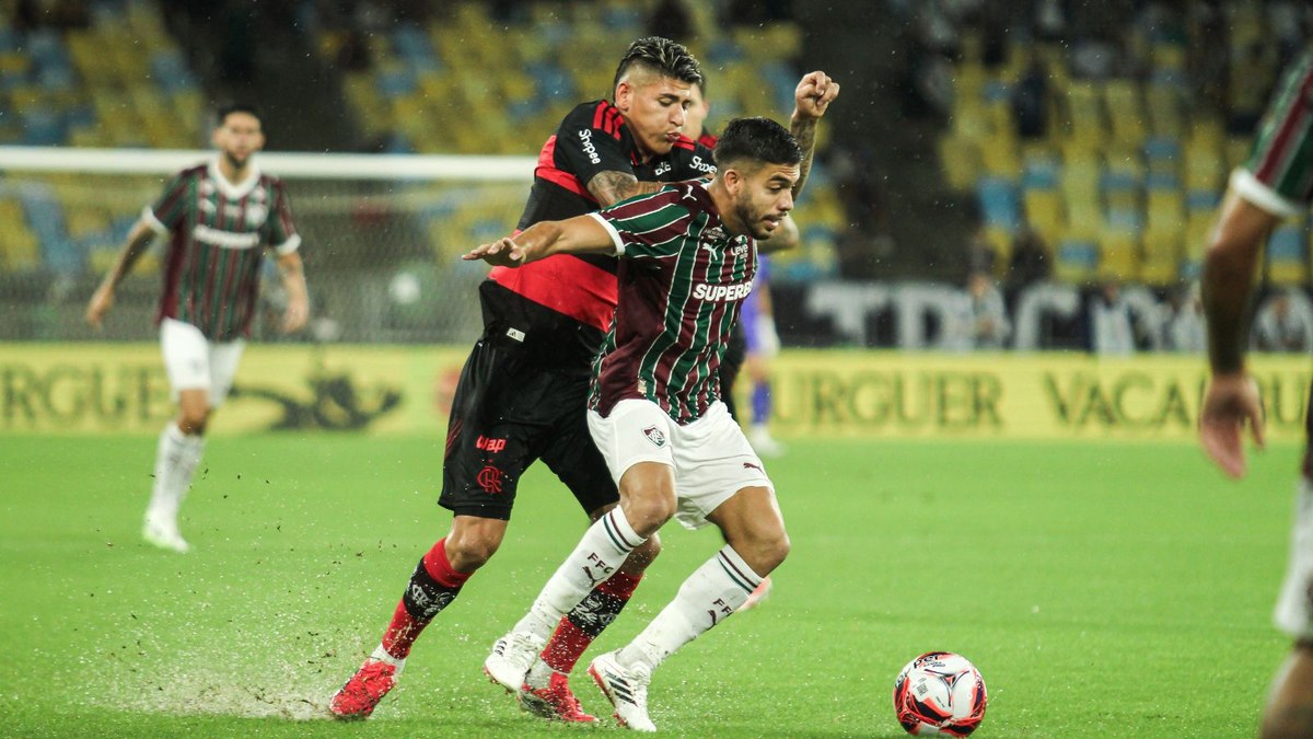 Marcado por chuva, Fluminense derrota o Flamengo no Carioca