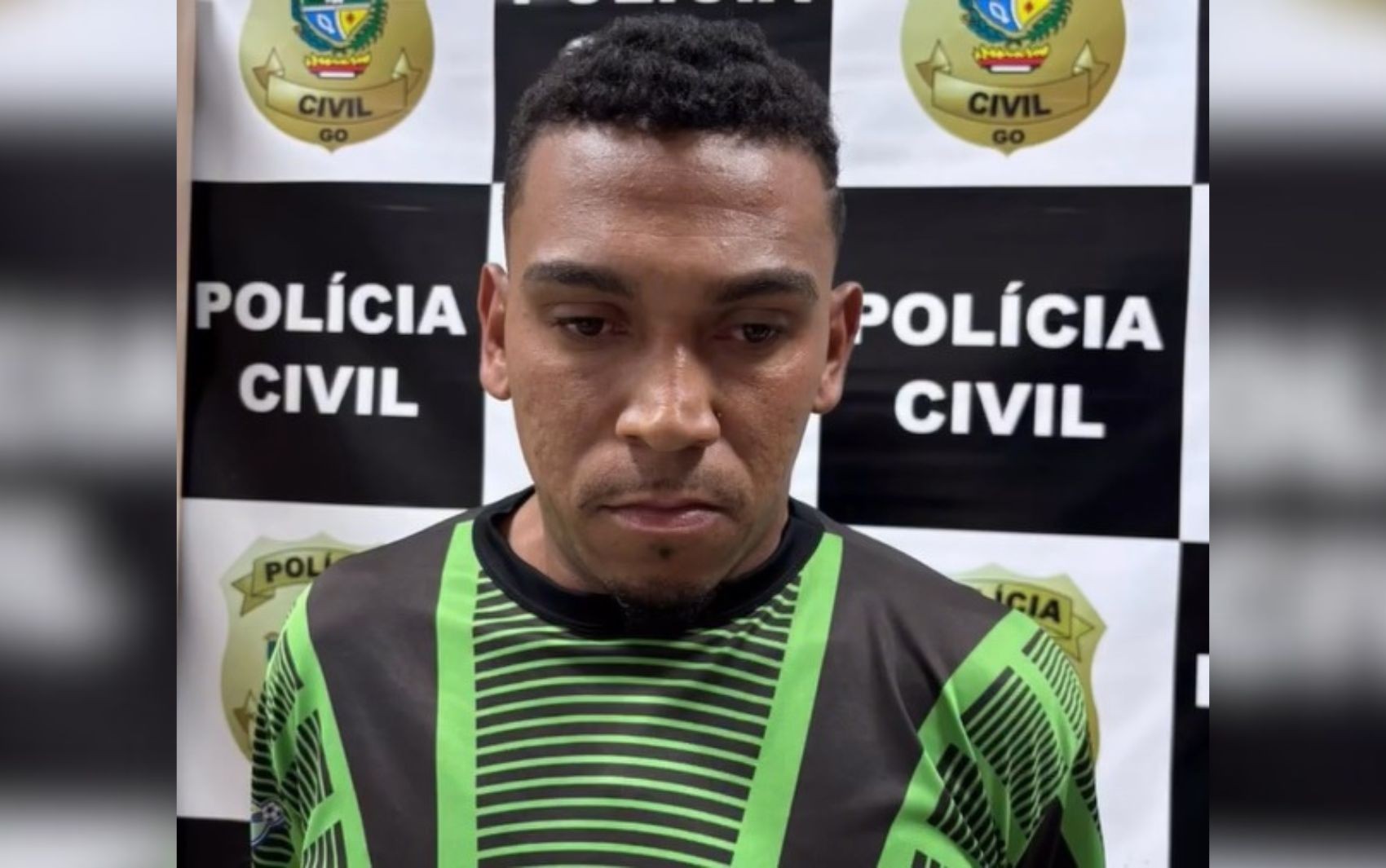 Professor de escola de futebol é preso por estupro de menino de 13 anos