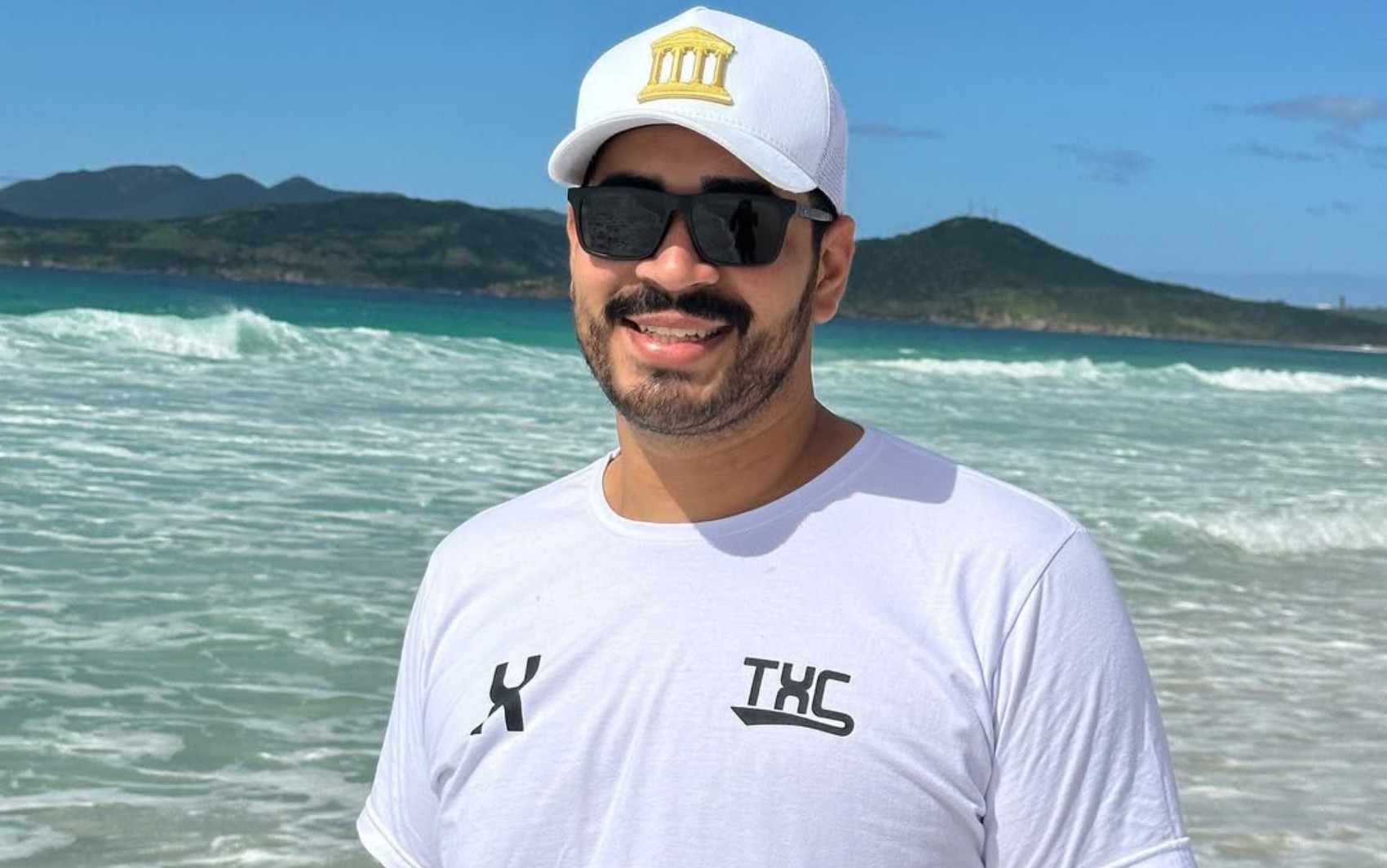 Jovem morre em acidente entre carro e caminhão na GO-330