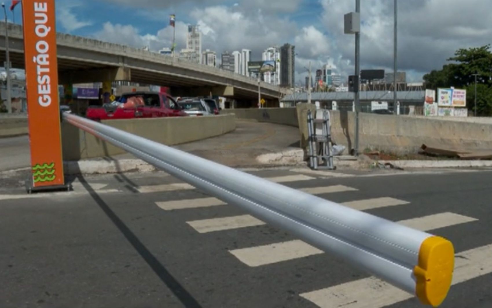 Cancelas que bloqueiam áreas de alagamento durante chuva começam a funcionar em Goiânia