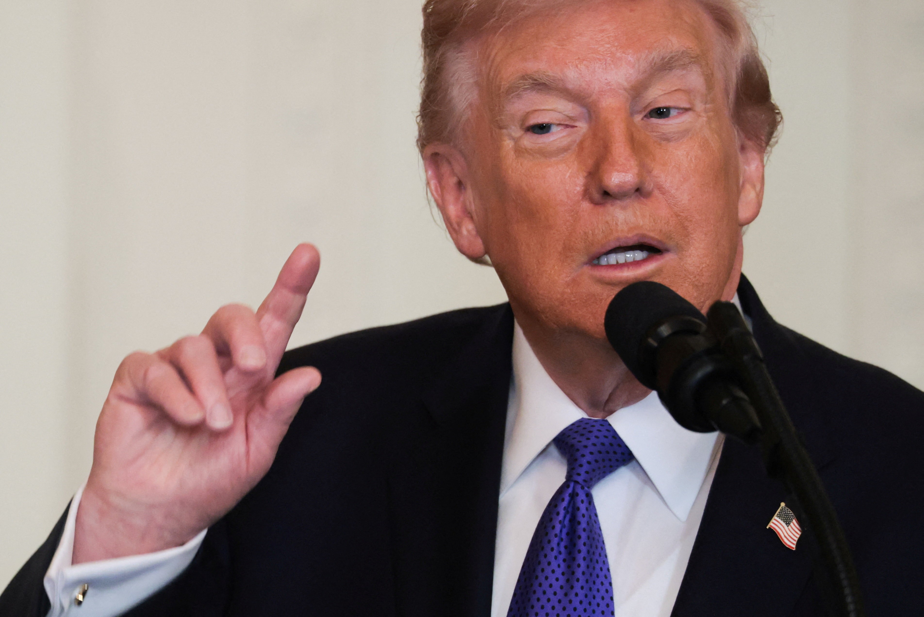 Trump admite falta de 'armamento de ponta', mas diz que EUA têm suprimentos para 'guerra para sempre'