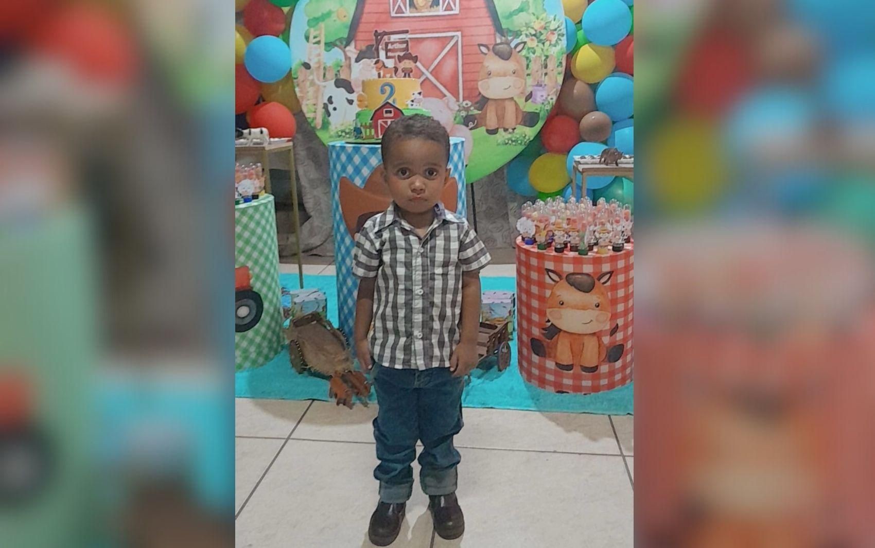 Menino de 4 anos morre em acidente na BR-153, em Jaraguá