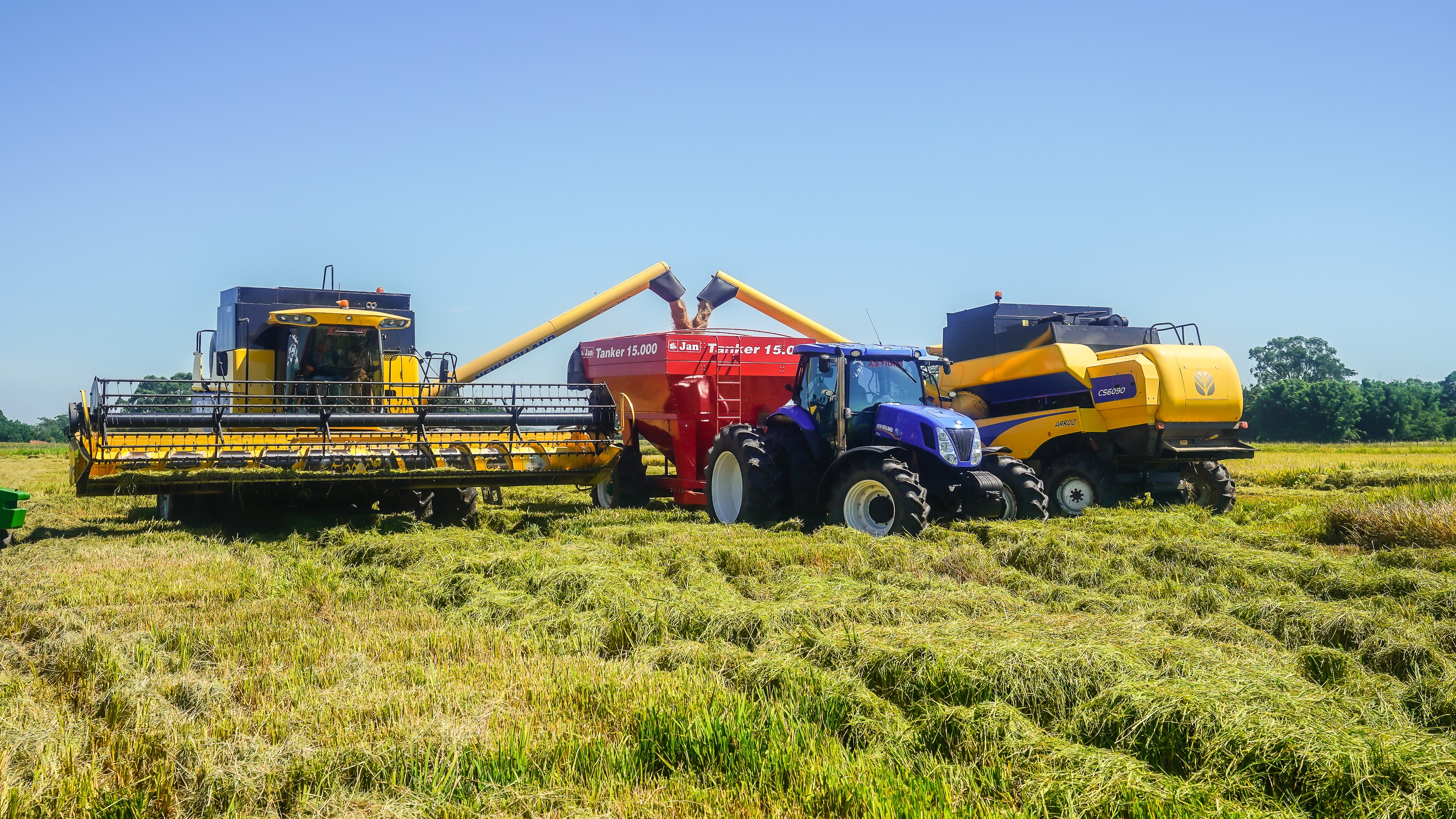 Produtores rurais relatam preços abusivos e dificuldade de encontrar diesel em plena colheita no RS e PR