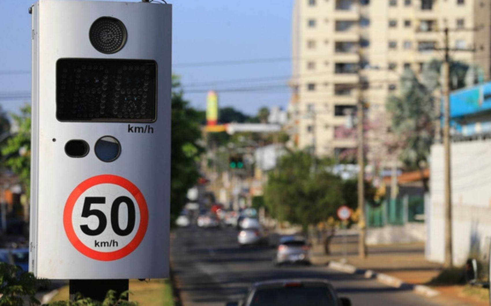 Cerca de 300 mil multas feitas por radares 'escondidos' são questionadas pelo MP