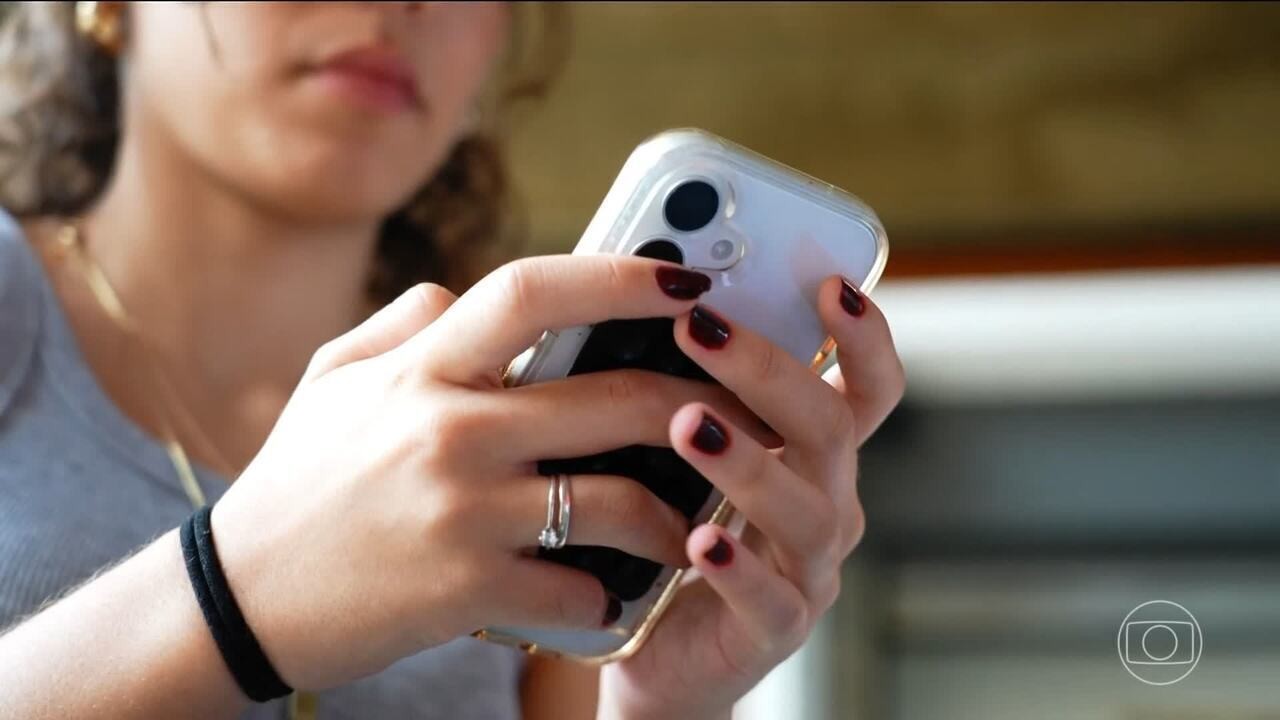 Como uniforme escolar ajudou organização a identificar vítima de abusos sexuais postados na internet