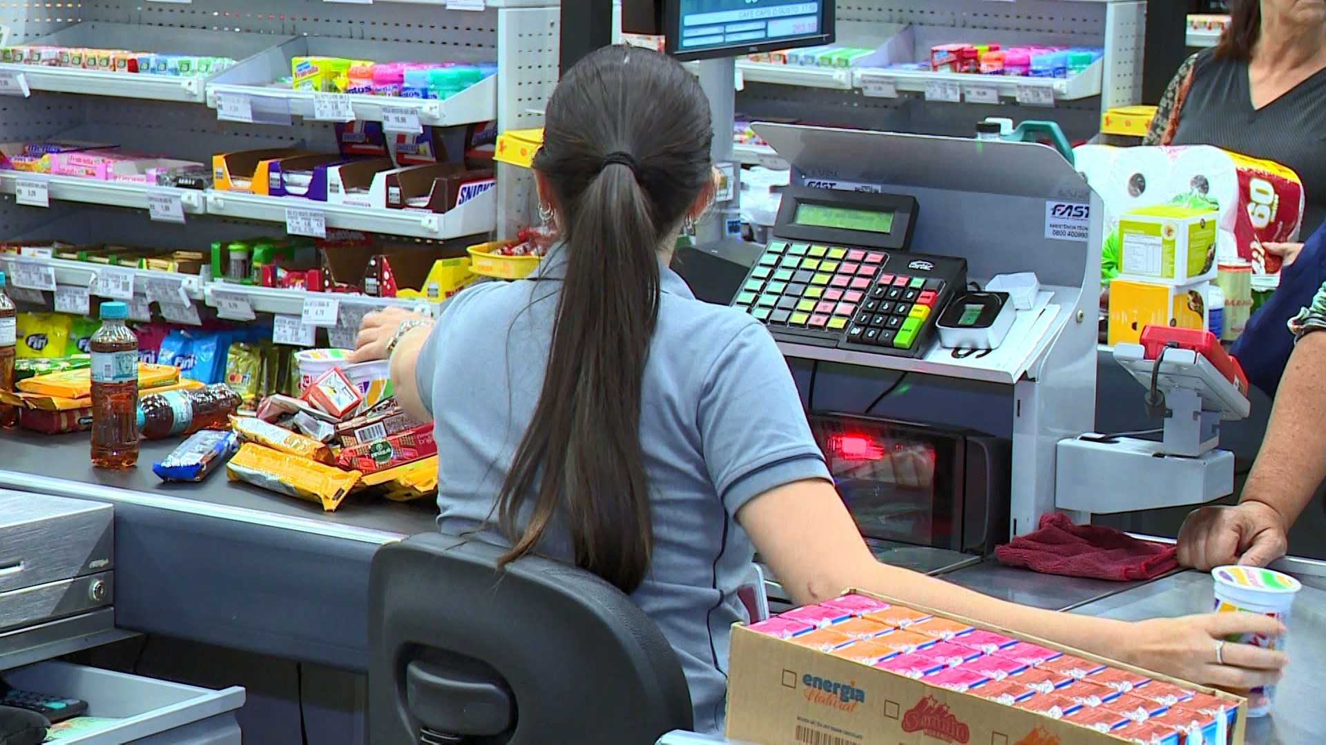 Governo sanciona lei que permite venda de medicamentos em supermercados; veja regras