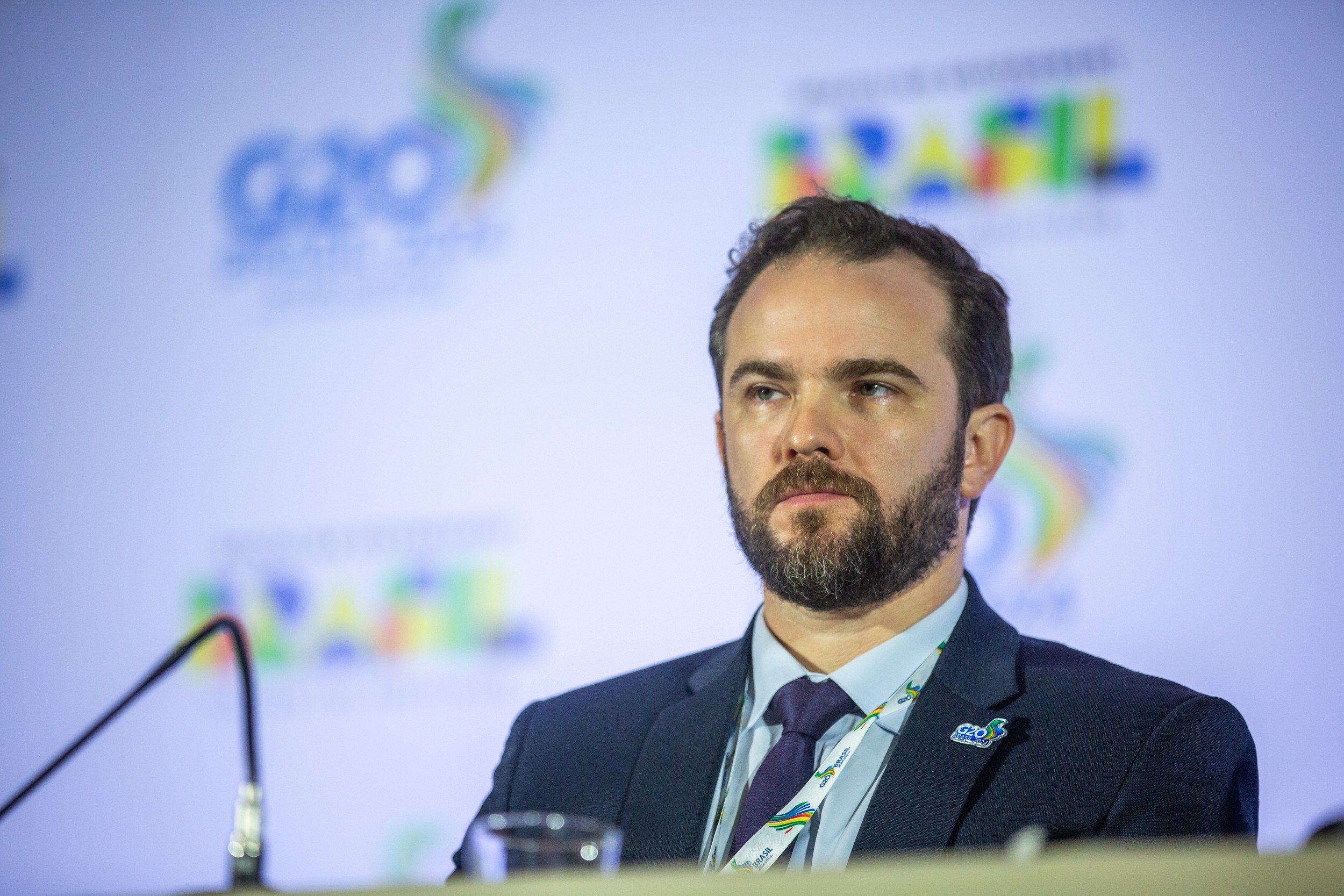Dario Durigan: o que esperar do ministro da Fazenda, em meio à guerra, diesel caro e ano eleitoral