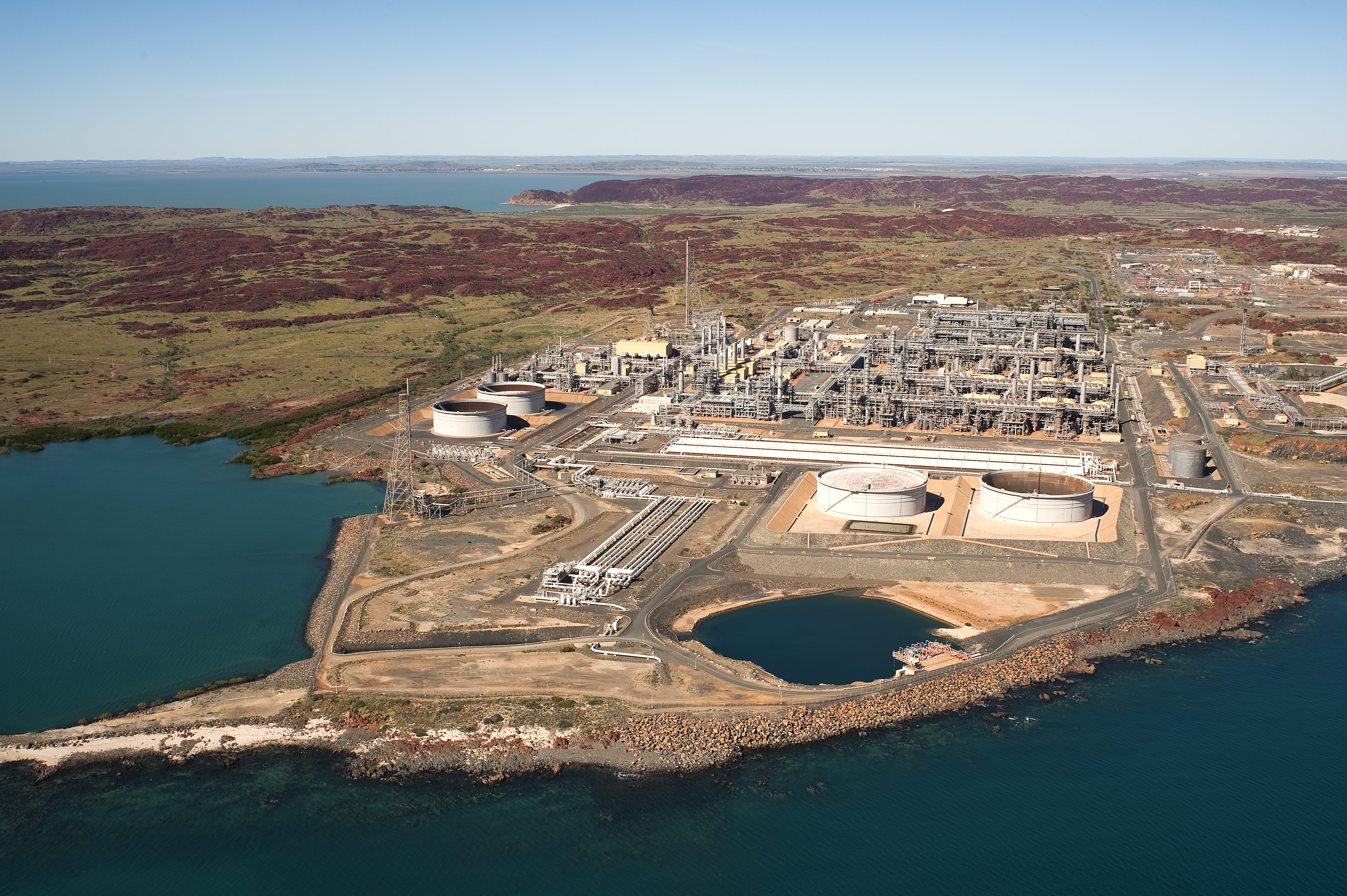 Ciclone severo interrompe produção de gás em usinas na Austrália