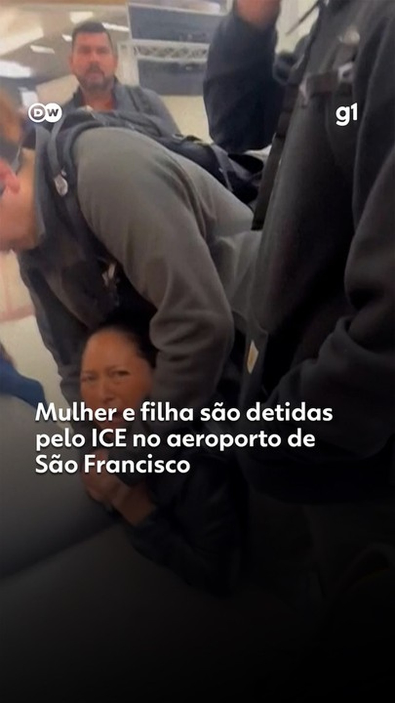 VÍDEO: mulher e filha são detidas por agentes do ICE em aeroporto de São Francisco, nos EUA