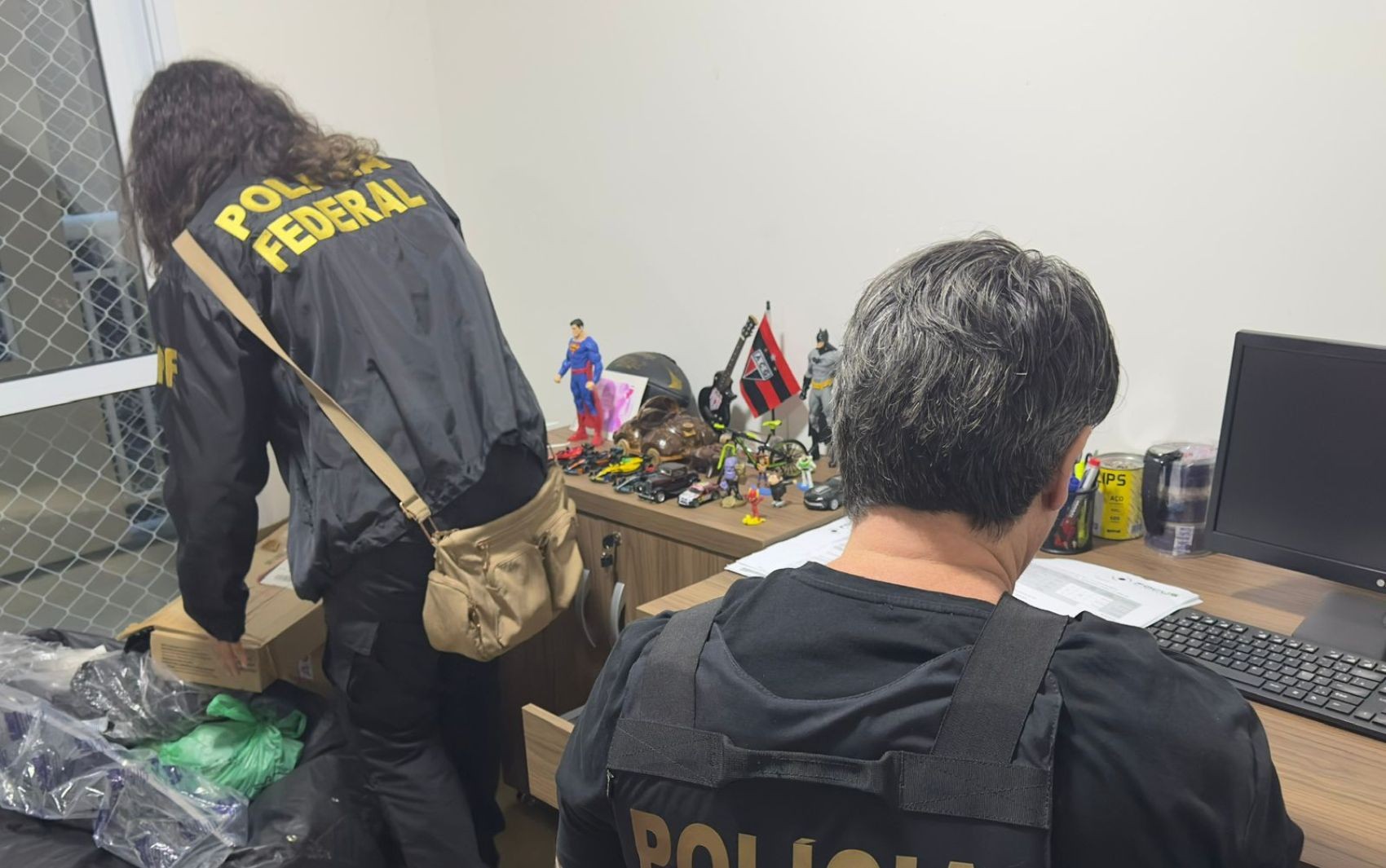 PF combate grupo suspeito de contrabandear medicamentos de alto custo para tratamento de câncer