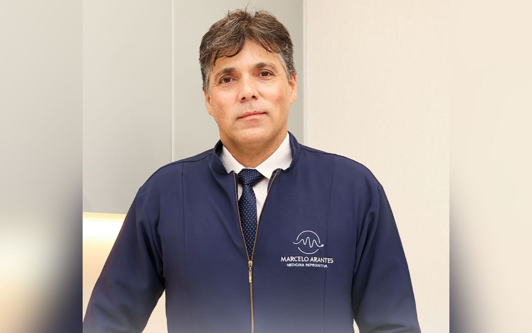 Vítima de médico suspeito de estuprar pacientes diz que ficou paralisada: ‘Morri por alguns minutos’