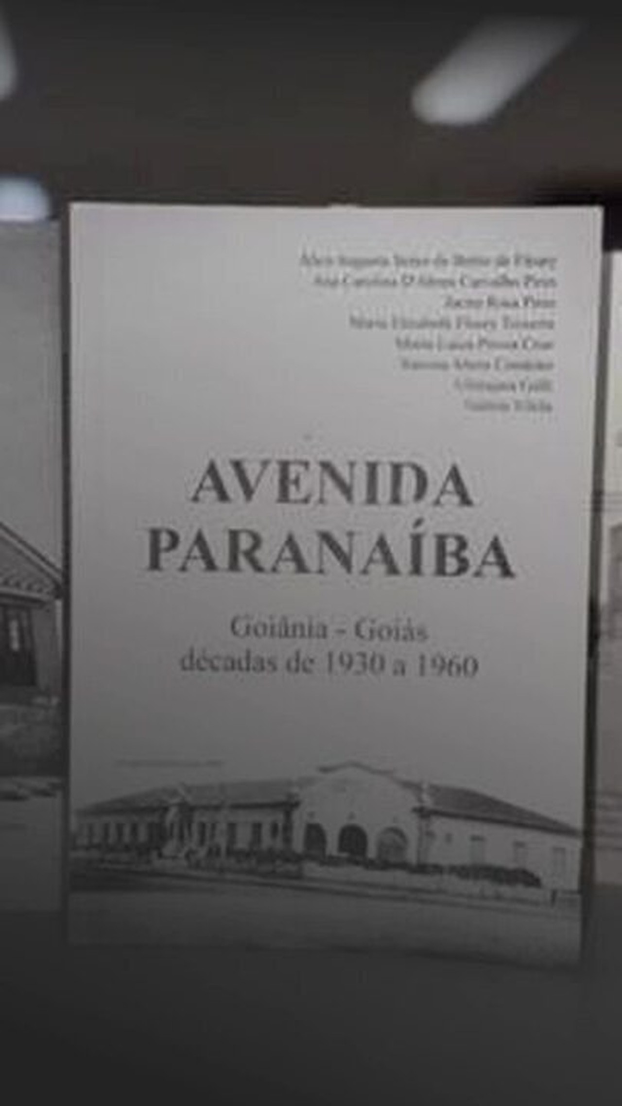 'Cápsula literária': filhos de pioneiros registram história do Centro de Goiânia em série de livros para garantir legado