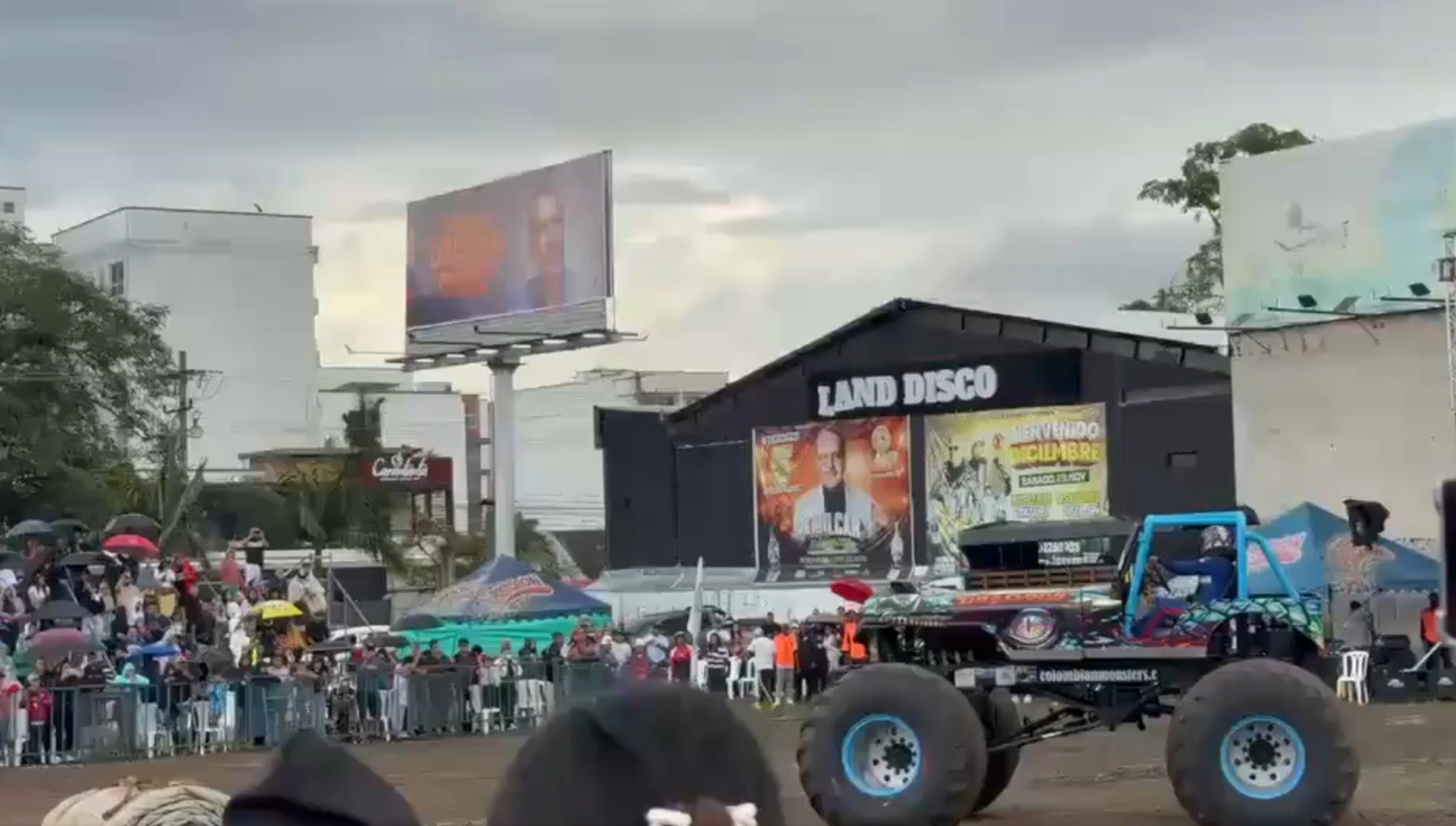 Acidente com 'monster truck' deixa dois mortos e 37 feridos em evento na Colômbia