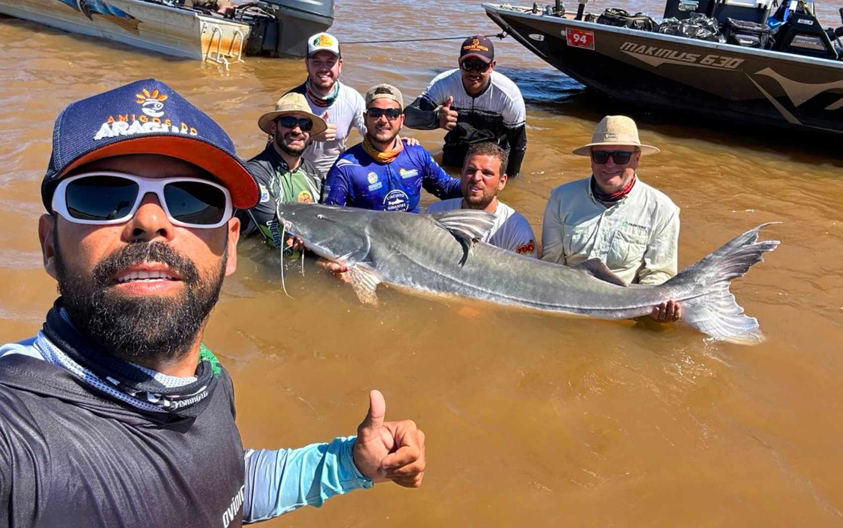 Peixes gigantes que não podem ser consumidos: guia exalta ter encontrado piraíba de 2,5 metros pescada no Rio Araguaia: ‘é um troféu’