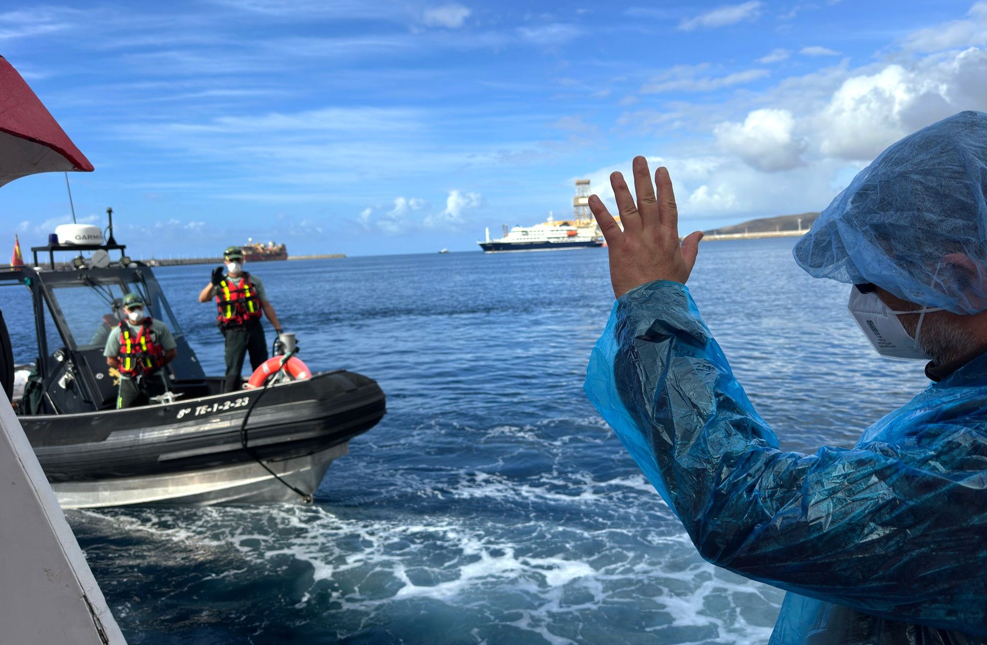 Dois americanos evacuados de cruzeiro testam positivo para hantavírus