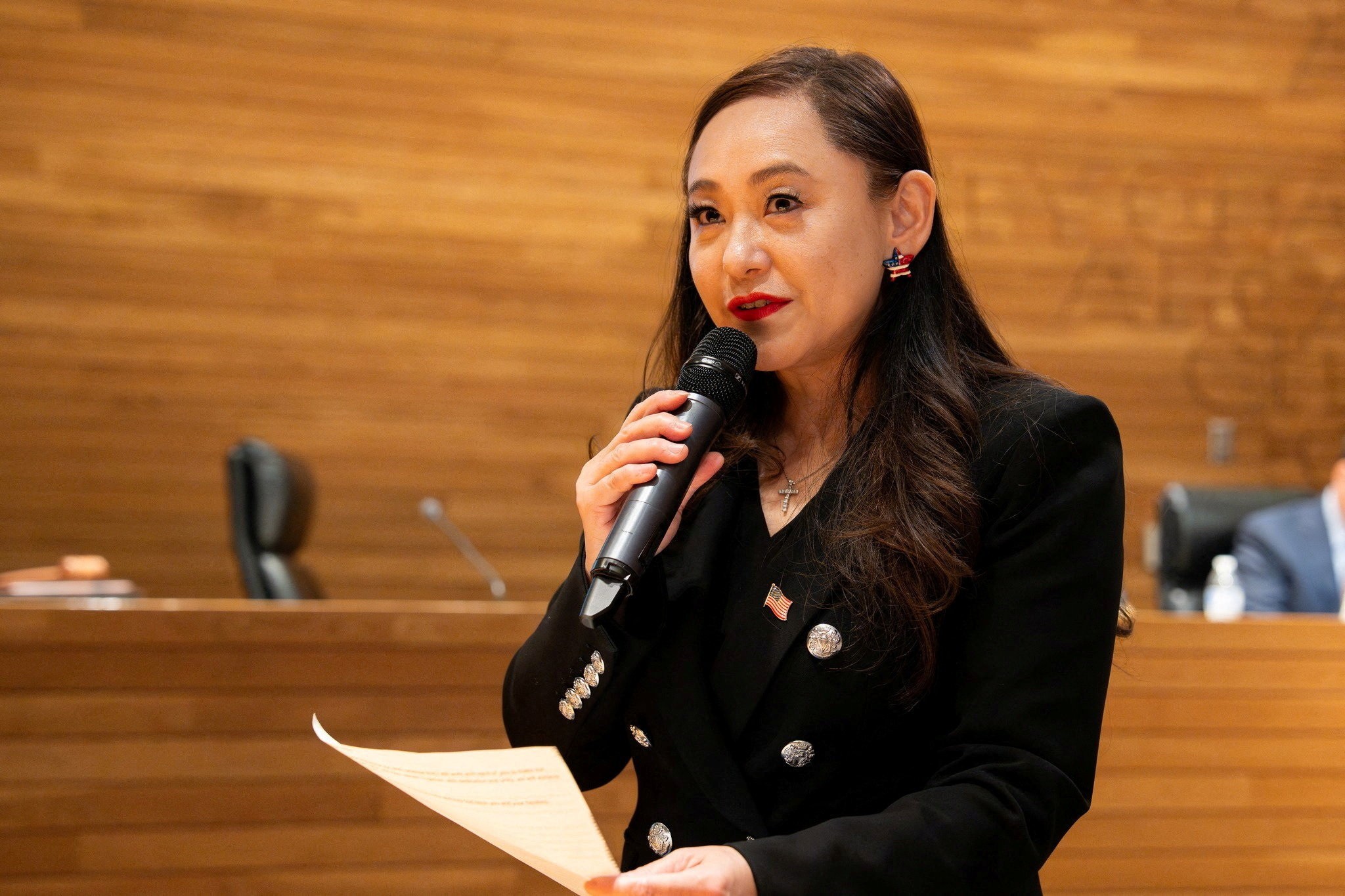 Eileen Wang: quem é a prefeita de cidade dos EUA que renunciou após admitir ser agente da China