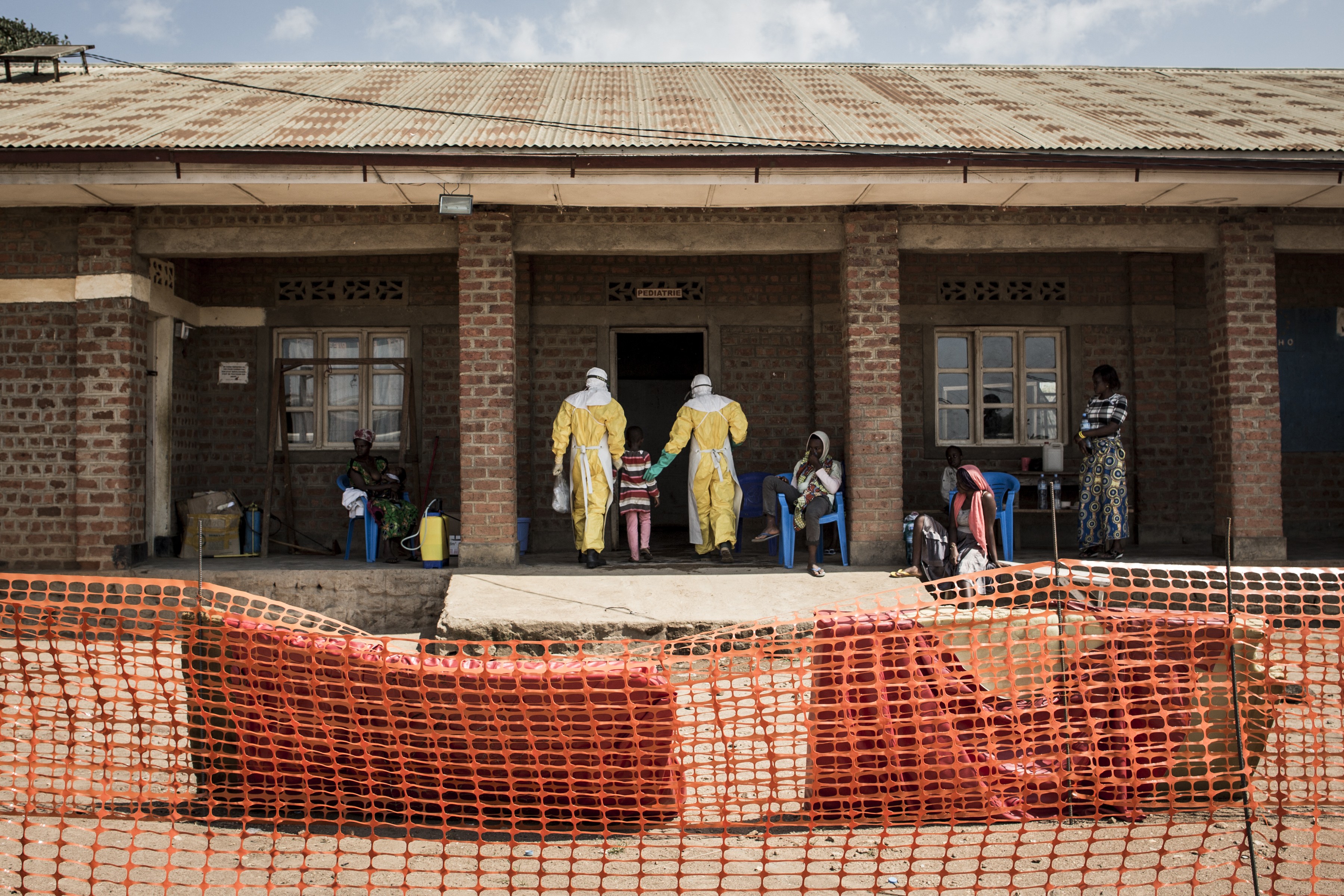 Nova epidemia de ebola preocupa autoridades no Congo, com 65 mortes suspeitas