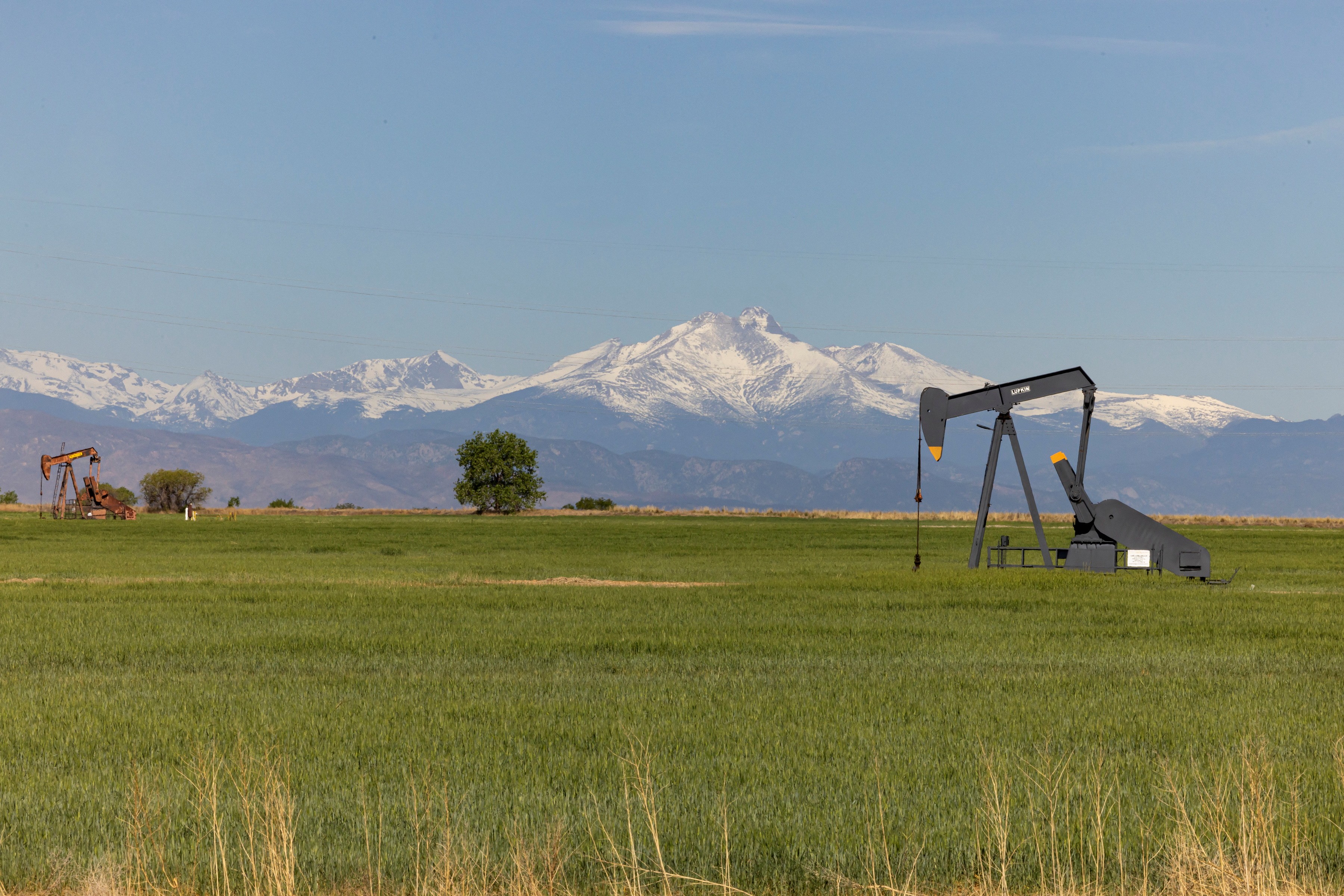 Petróleo sobe e passa de US$ 111 após Trump ameaçar Irã novamente