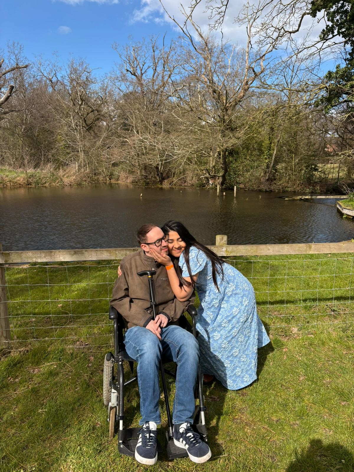 'Se a morte vier me buscar, vai me encontrar vivendo': inglês com ELA foi diagnosticado por brasileira após sistema britânico rejeitar hipótese