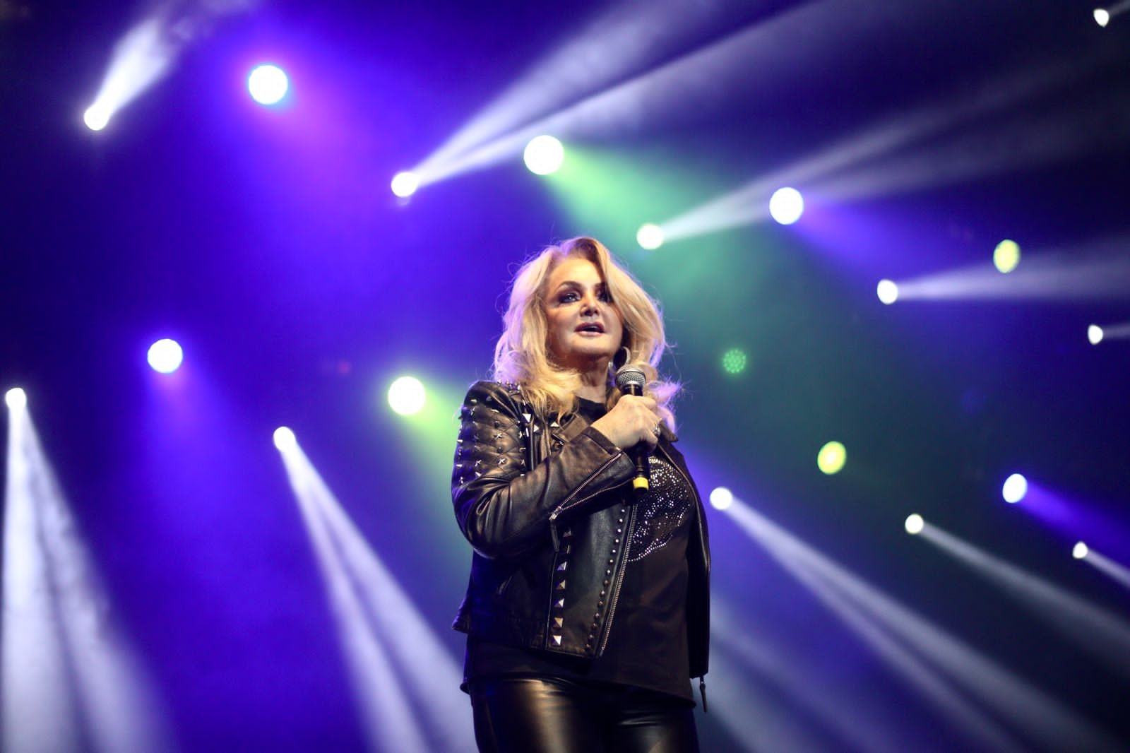 Caso Bonnie Tyler: como a apendicite pode perfurar o intestino e evoluir para infecção generalizada