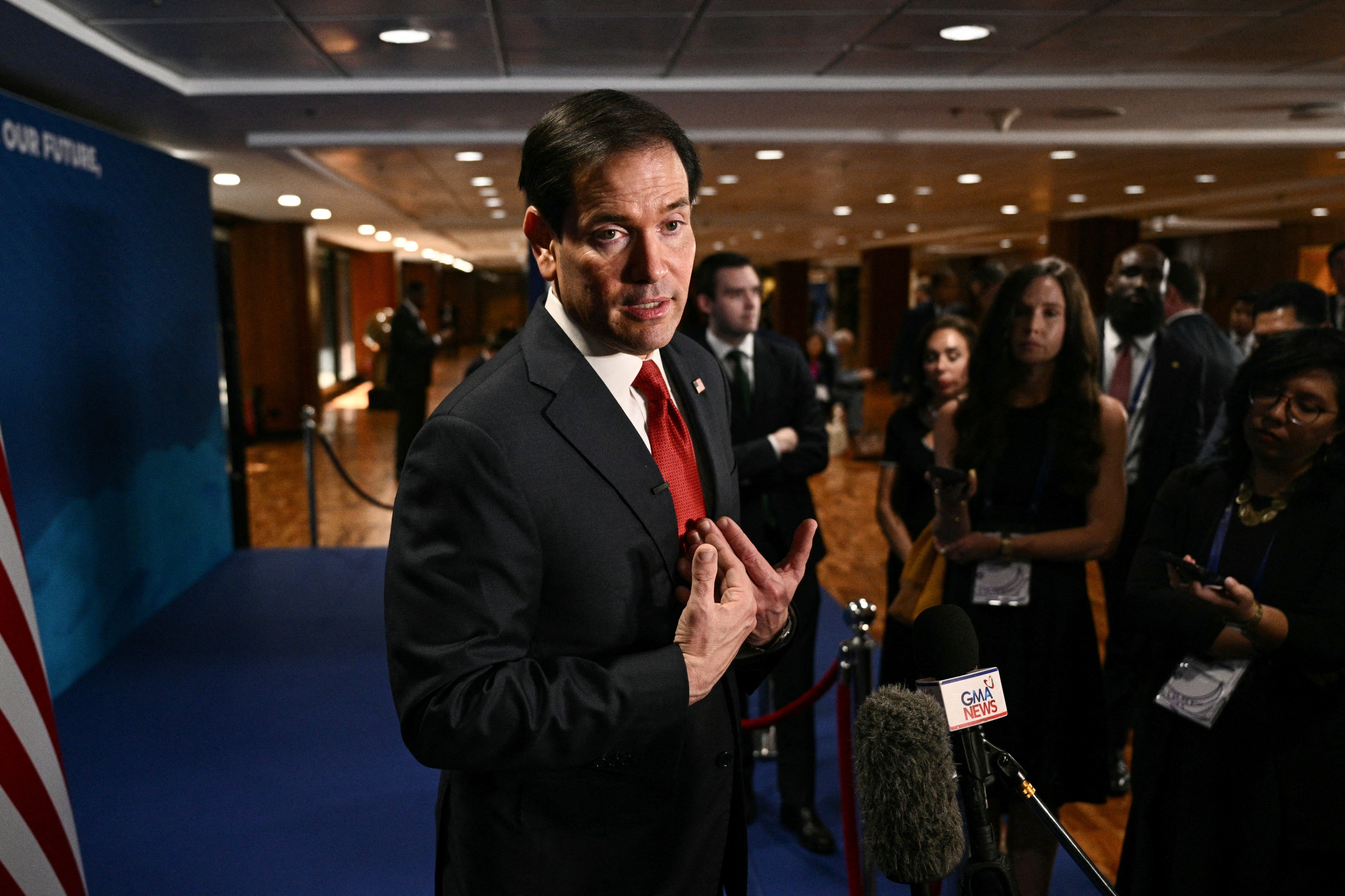 Rubio: 'Irã implora todos os dias' por acordo e continuará 'pagando preço'