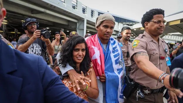'Na prisão, descobri que presos e guardas éramos vítimas de uma cúpula que mantém Cuba sequestrada': o artista renomado que passou 5 anos encarcerado