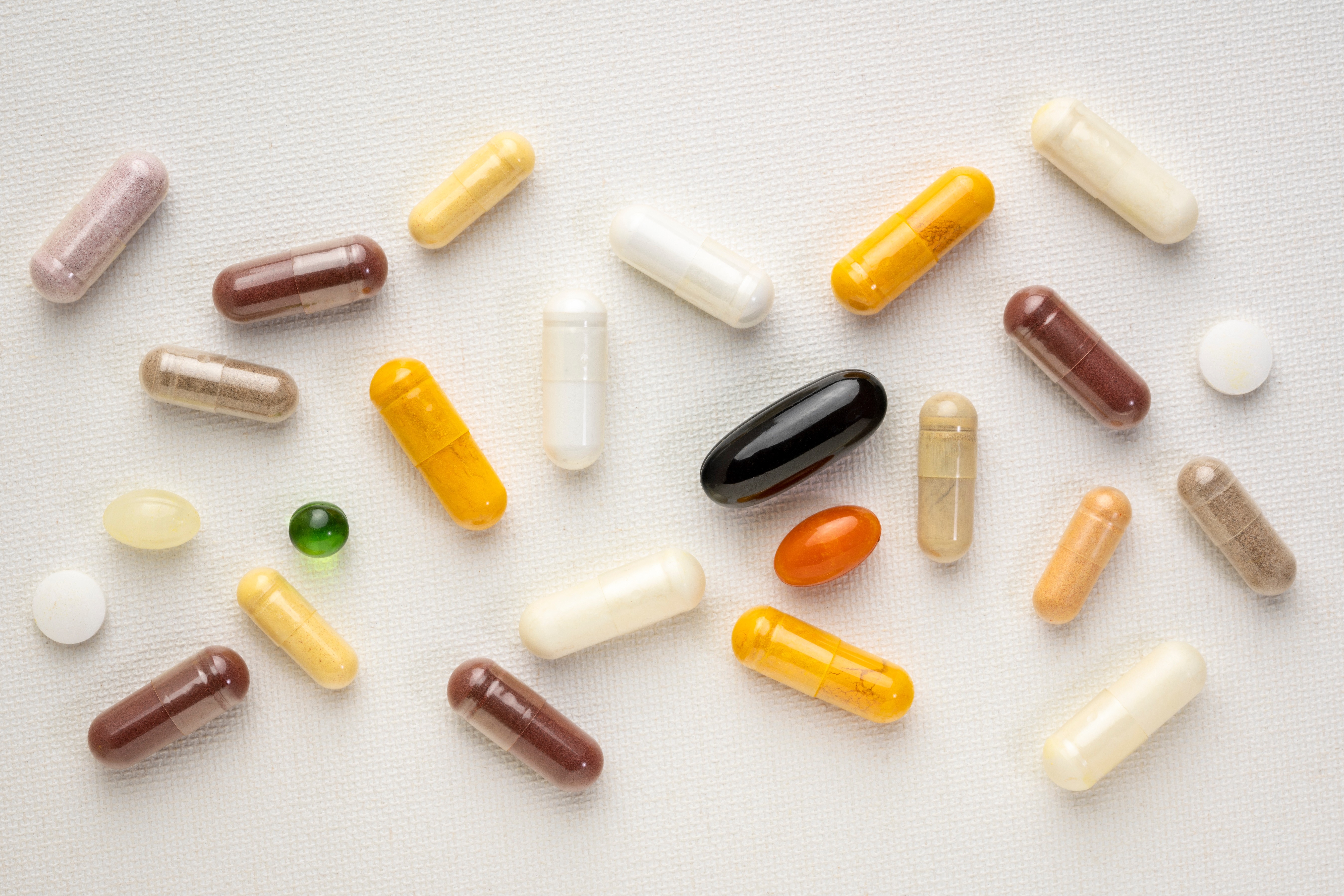 Anvisa proíbe suplementos alimentares por substâncias irregulares e falhas na fabricação; veja marcas