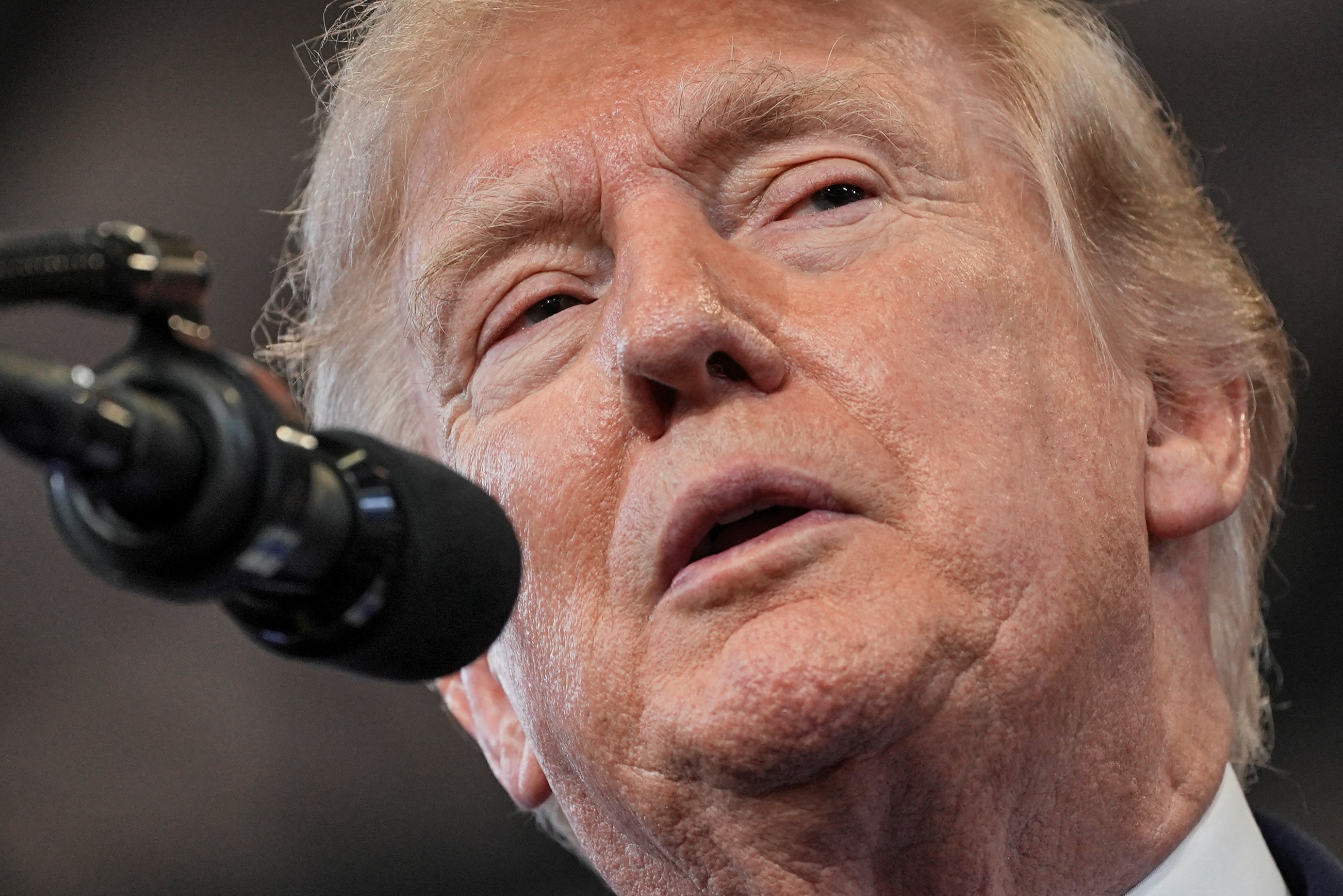 Ministro das relações exteriores do Irã diz que 'Dia D econômico' de Trump trará 'mais derrota' aos EUA