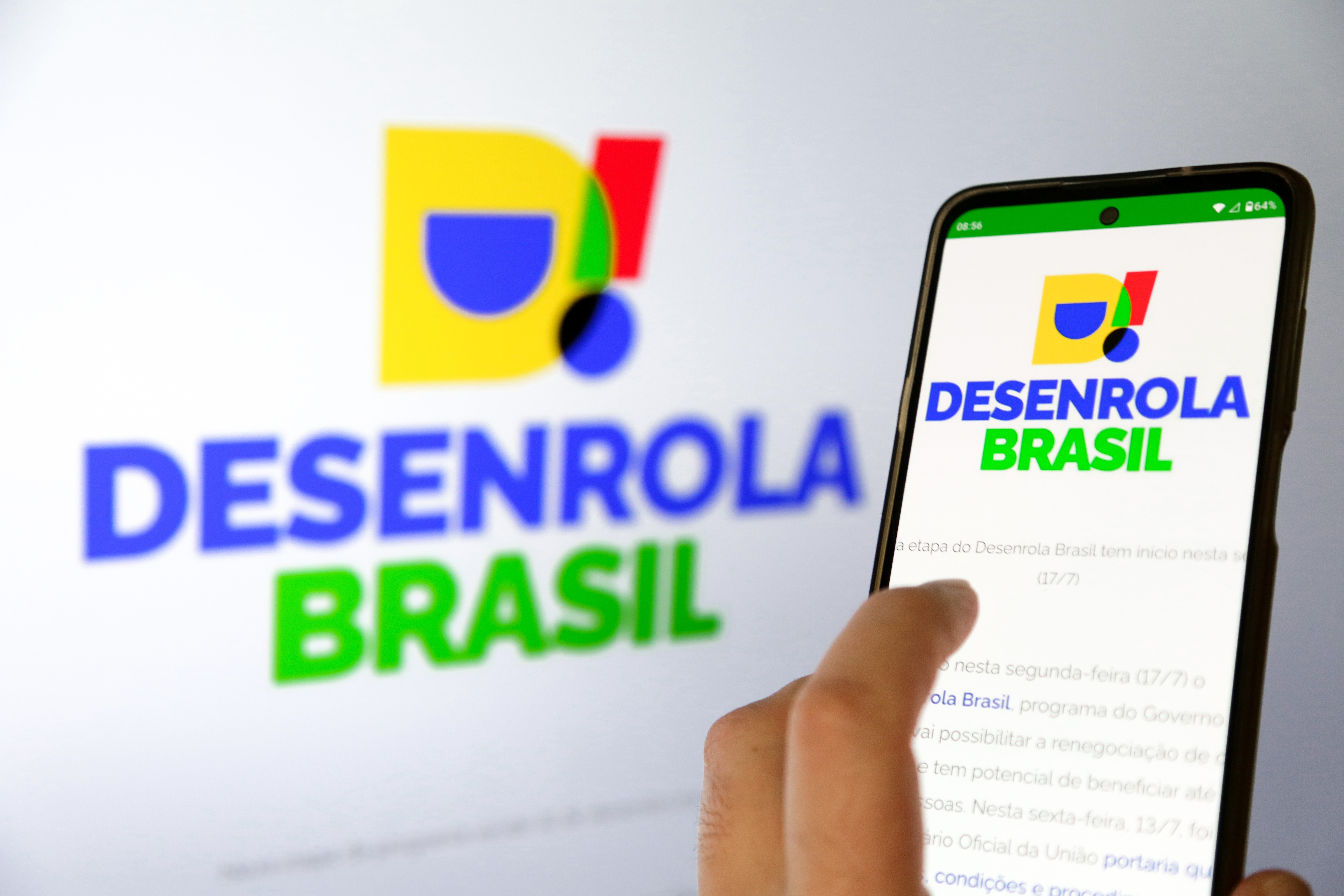 Golpes usam Minha Casa, Minha Vida e Desenrola para roubar dinheiro; veja como se proteger