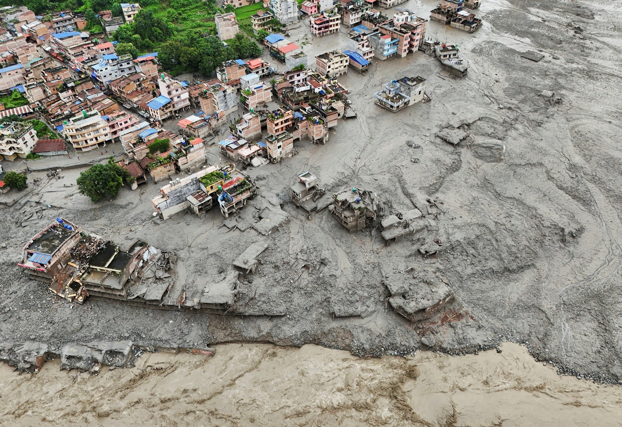 Avalanche no Nepal: Número de mortes chega a 332 e desaparecidos passam de 1.500