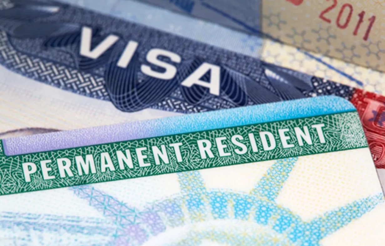Ofensiva contra vistos: nova investida de Trump mira turistas, imigrantes legais e profissionais qualificados